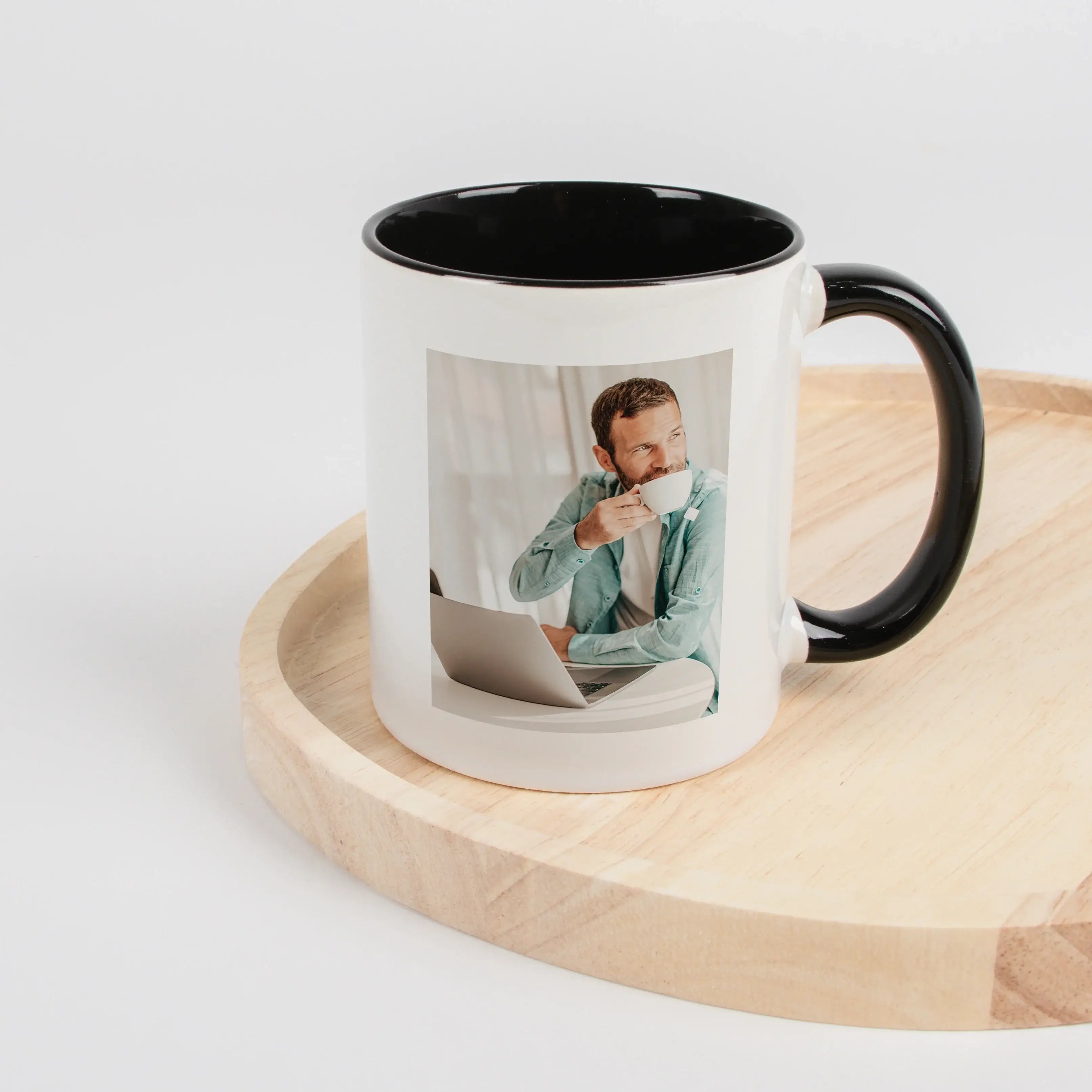 Tasse Definition Teejunkie-Keramik Tasse-famprints-Die Tasse Definition Teejunkie ist für Menschen gemacht, die Tee nicht einfach trinken, sondern lieben. Das Motiv im Duden Stil bringt diese kleine Alltagsliebe charmant auf den Punkt und wird durch deine