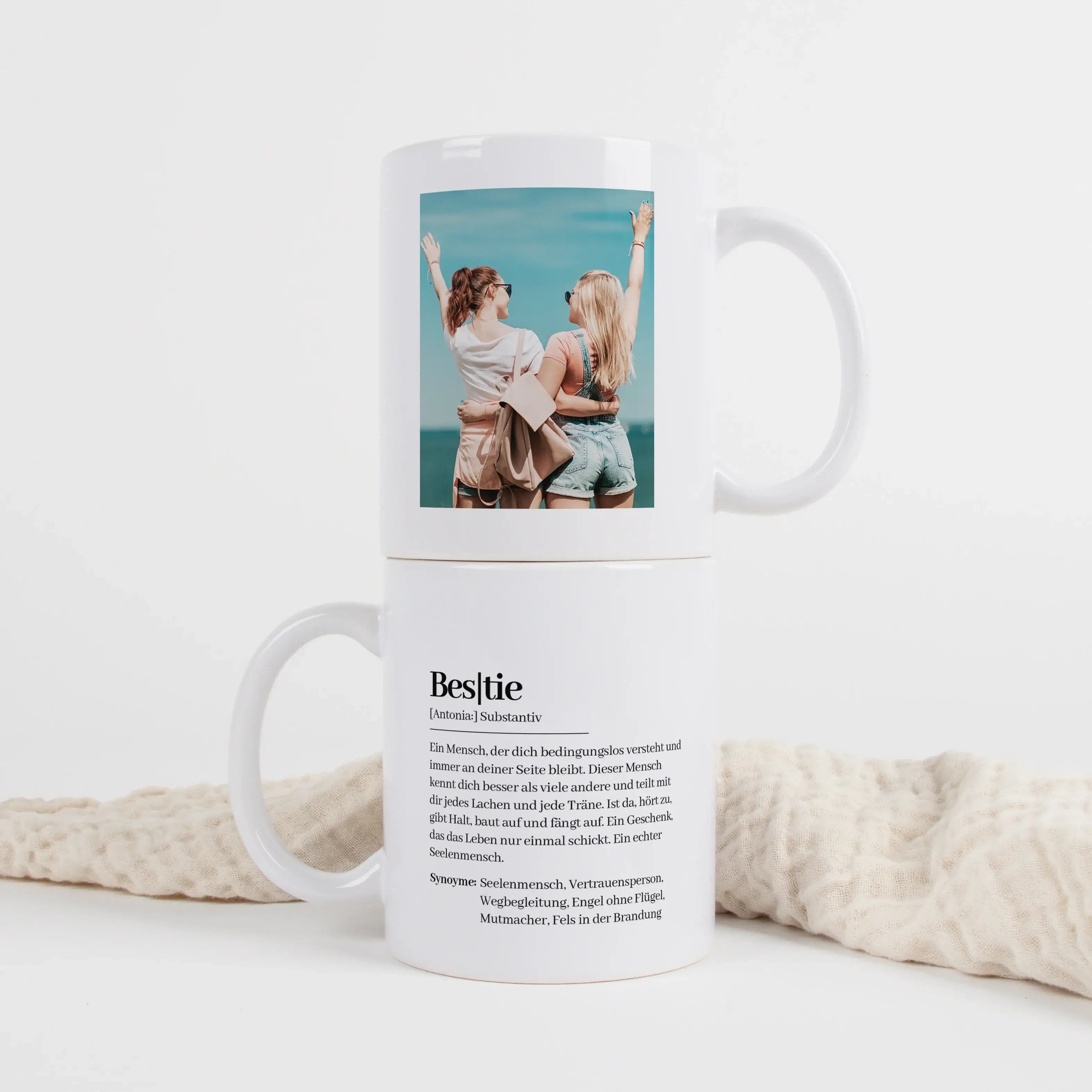 Tasse Definition Bestie-Keramik Tasse-famprints-Manche Menschen sind einfach mehr als nur Freunde. Sie kennen dein Lachen, verstehen deine leisen Momente und sind genau dann da, wenn du sie brauchst. Unsere Tasse Definition Bestie bringt dieses besondere