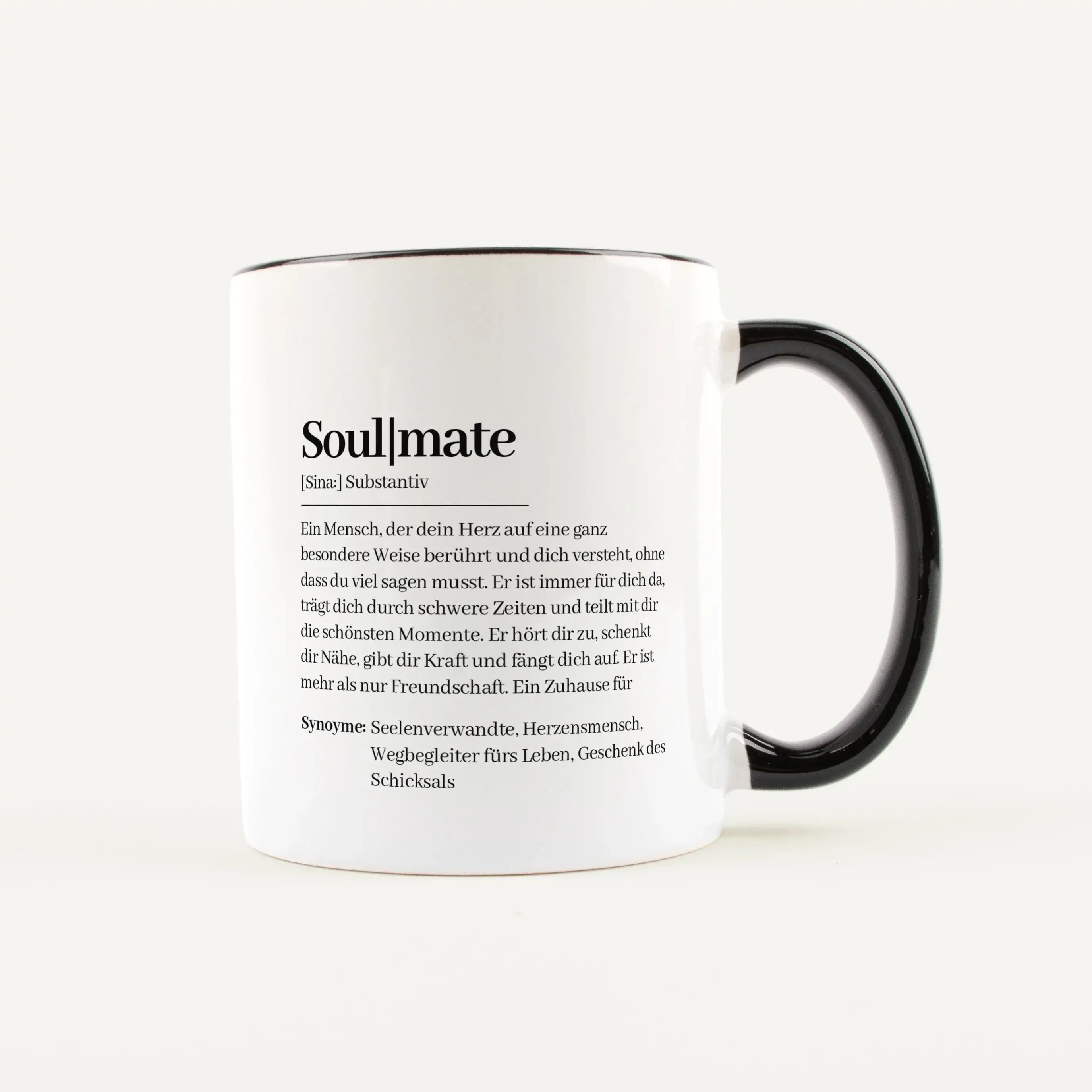 Tasse Definition Soulmate-Keramik Tasse-famprints-Die Tasse Definition Soulmate ist mehr als nur eine Tasse für Kaffee oder Tee. Sie ist eine kleine Liebeserklärung für einen Menschen, der dein Herz auf besondere Weise berührt. Die Definition im Duden Sti