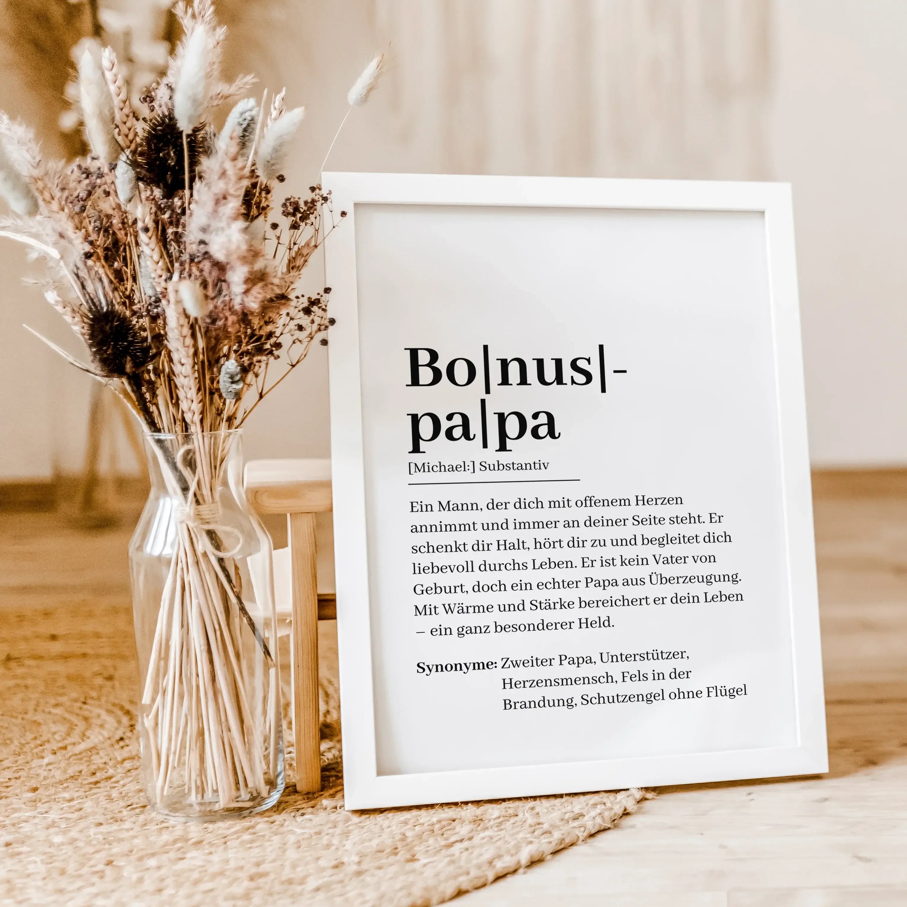 Bonuspapa Definition Poster-famprints-Personalisiertes Poster-Suchst du ein besonderes Geschenk für deinen Bonuspapa? Unser Bonuspapa Definition Poster zeigt auf liebevolle und wertschätzende Weise, was einen Bonuspapa ausmacht. Du kannst das Poster indiv