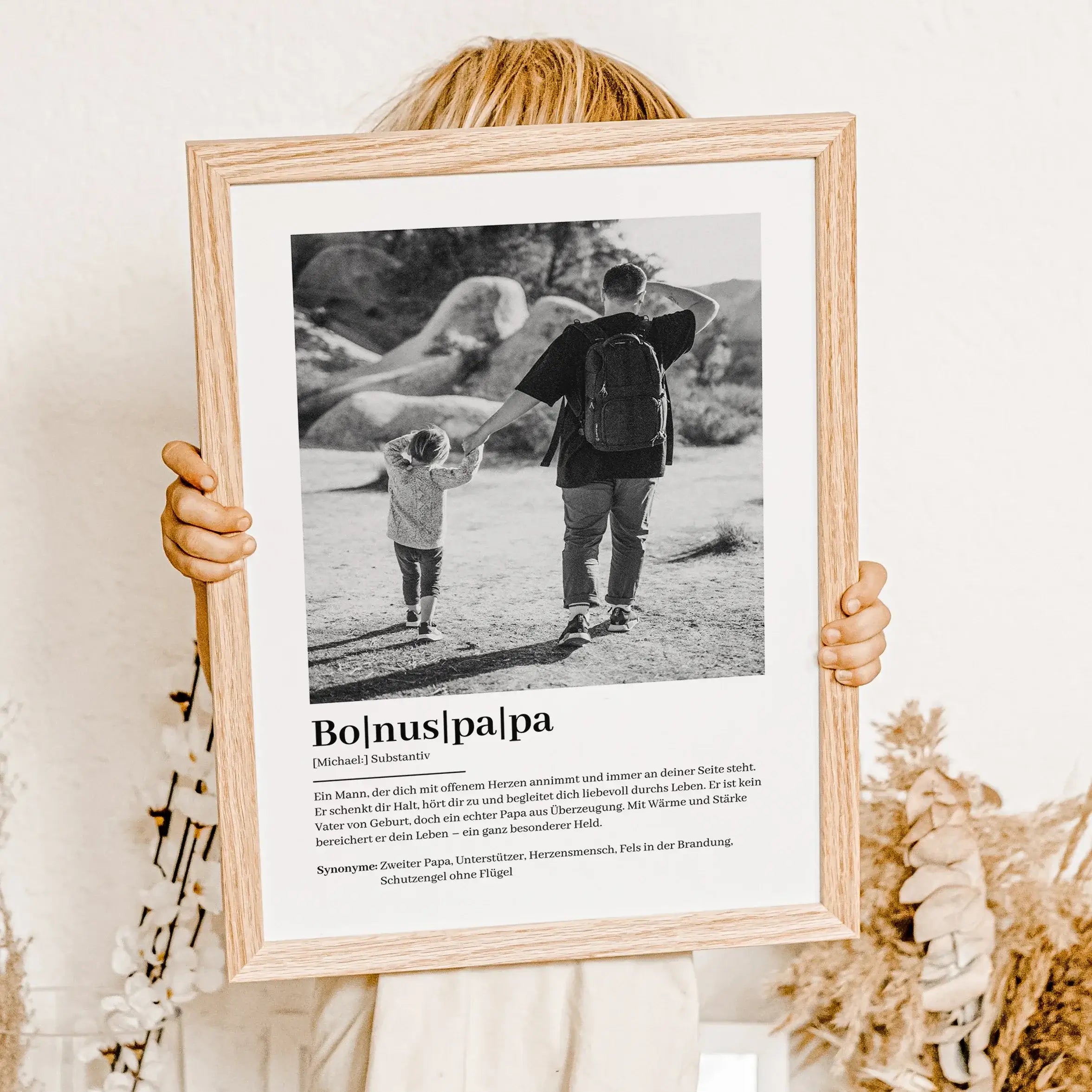 Bonuspapa Definition Poster mit Foto-famprints-Personalisiertes Poster-Suchst du ein einzigartiges Geschenk für deinen Bonuspapa? Unser Bonuspapa Definition Poster mit Foto ist eine liebevolle Art, deinem Bonuspapa zu zeigen, wie besonders er für dich ist