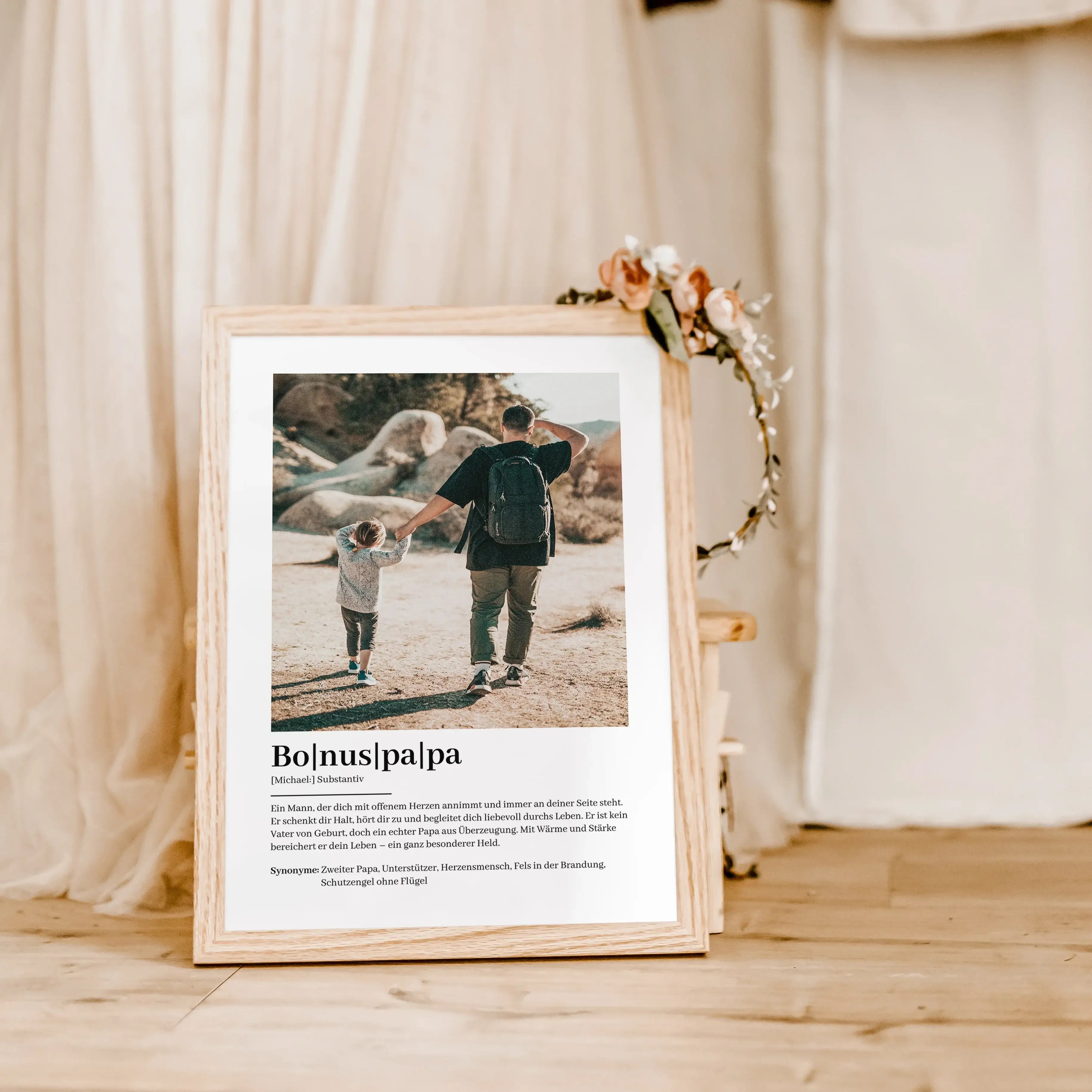Bonuspapa Definition Poster mit Foto-famprints-Personalisiertes Poster-Suchst du ein einzigartiges Geschenk für deinen Bonuspapa? Unser Bonuspapa Definition Poster mit Foto ist eine liebevolle Art, deinem Bonuspapa zu zeigen, wie besonders er für dich ist