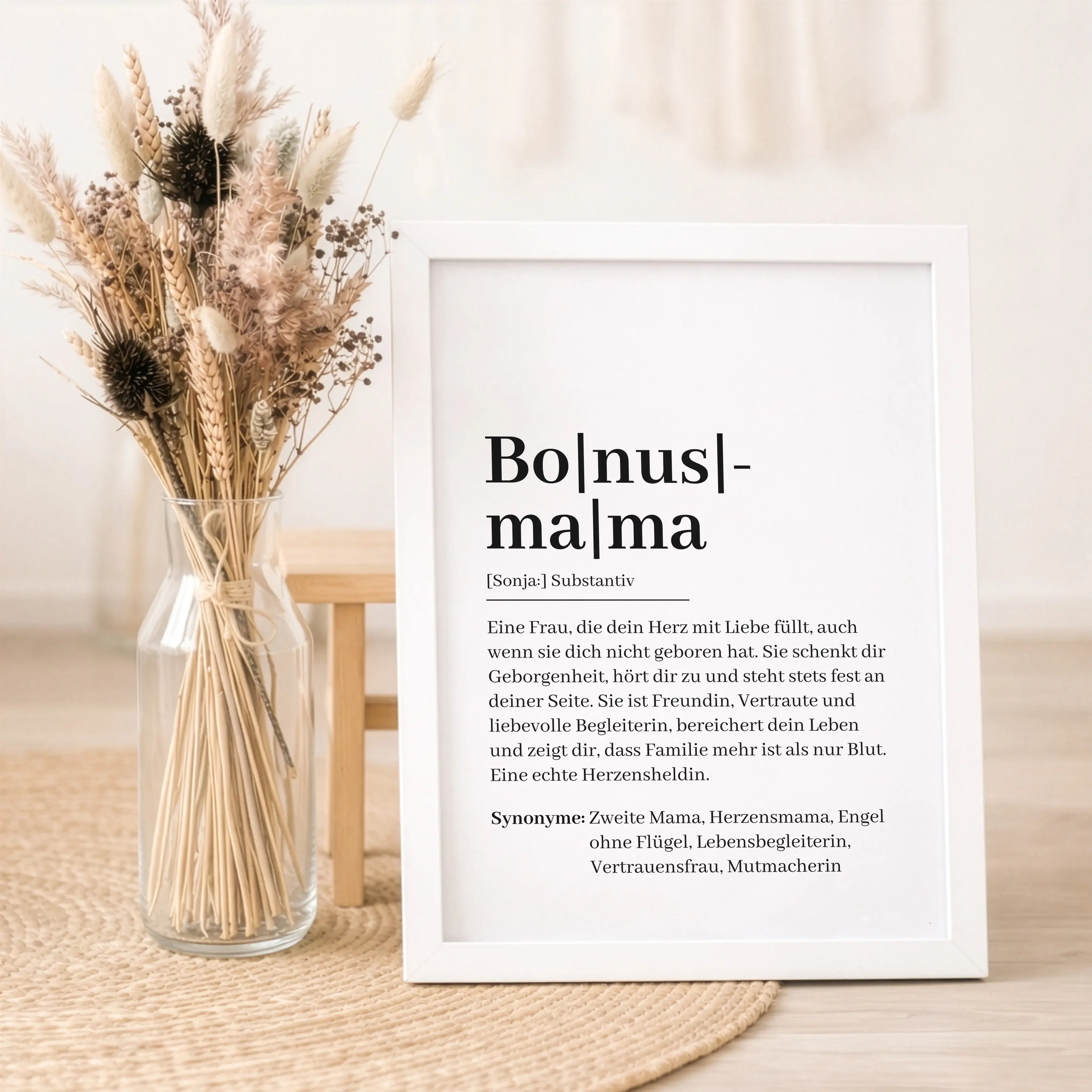 Bonusmama Definition Poster-Personalisiertes Poster-famprints-Das Bonusmama Definition Poster von famprints ist ein liebevolles Geschenk für Frauen, die Familie neu definieren. Die klare Definition bringt auf den Punkt, was eine Bonusmama ausmacht, mit We