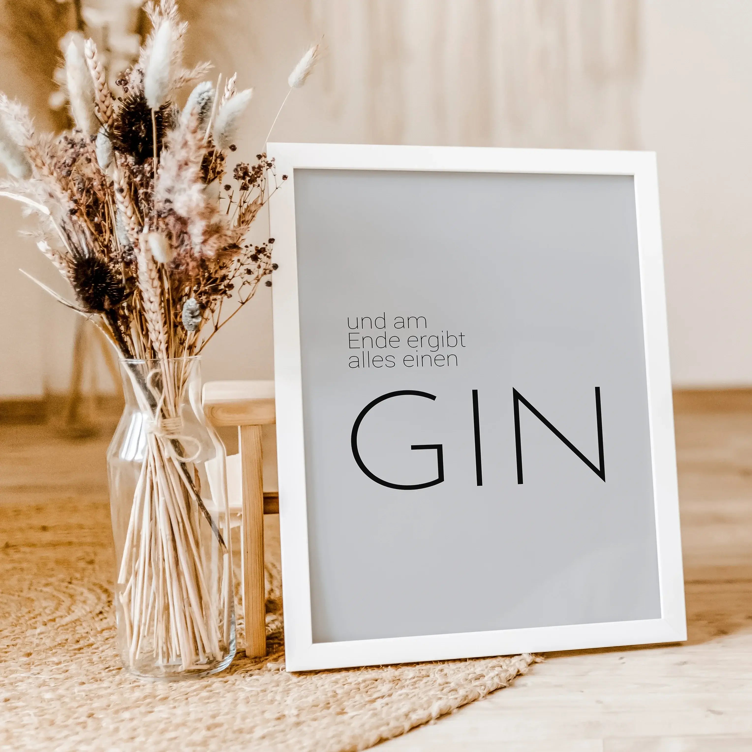 Gin Poster 'Ende'-famprints-Poster-Auf dem Gin Poster 'Ende' findest du den lustigen Spruch 'und am Ende ergibt alles einen Gin'. Stilvolles Gin Wandbild für jeden Gin Liebhaber und Fan. Das Poster erhältst du bei uns in 6 verschieden Größen. Gedruckt wir