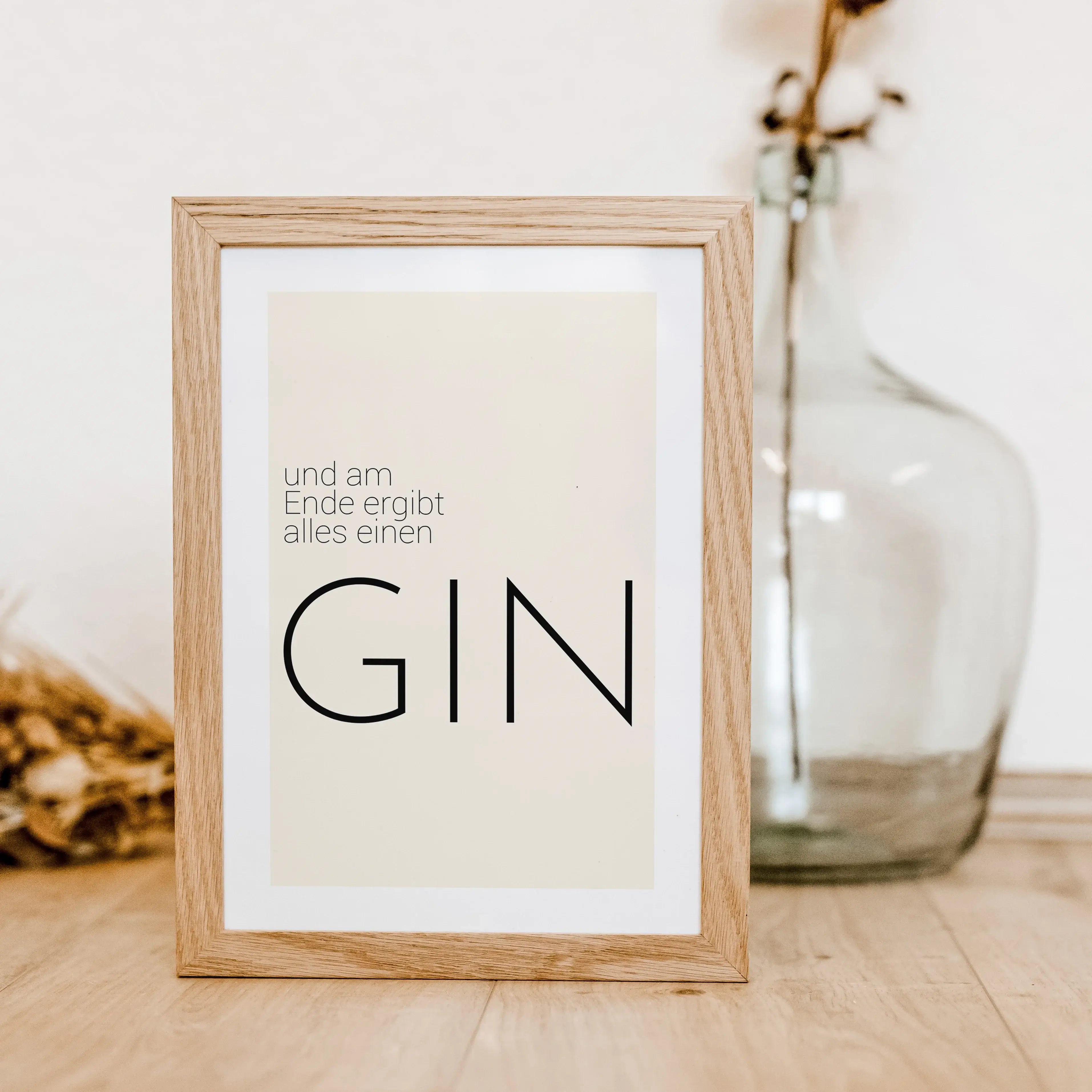 Gin Poster 'Ende'-famprints-Poster-Auf dem Gin Poster 'Ende' findest du den lustigen Spruch 'und am Ende ergibt alles einen Gin'. Stilvolles Gin Wandbild für jeden Gin Liebhaber und Fan. Das Poster erhältst du bei uns in 6 verschieden Größen. Gedruckt wir