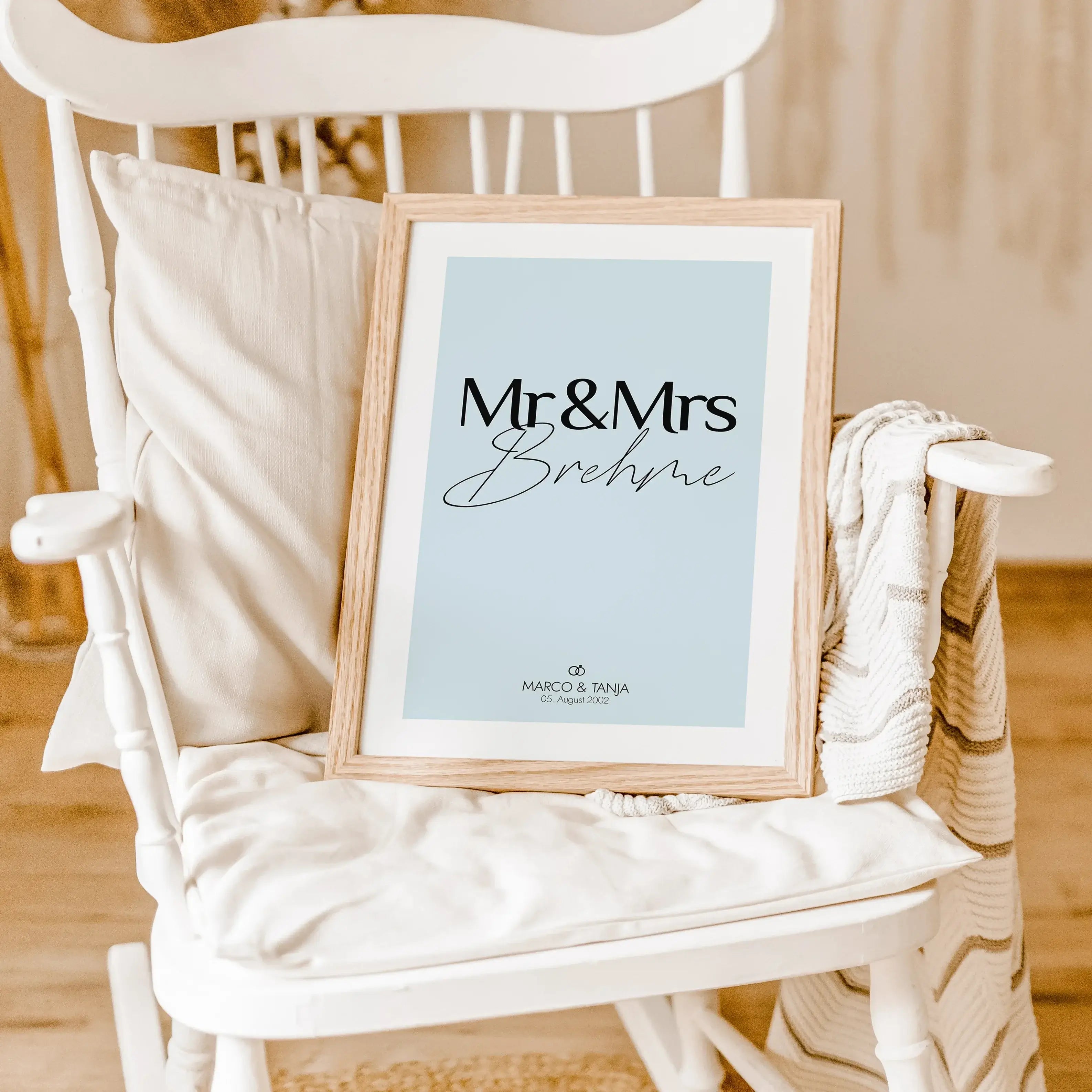 Hochzeit Poster Mr & Mrs-famprints-Personalisiertes Poster-Die perfekte Art, einen besonderen Tag immer in Erinnerung zu halten - das Hochzeit Poster Mr & Mrs. Gestalte dieses Poster mit deinem Wunschtext, z.B. euren Namen, dem Hochzeitsdatum, dem Hochzei