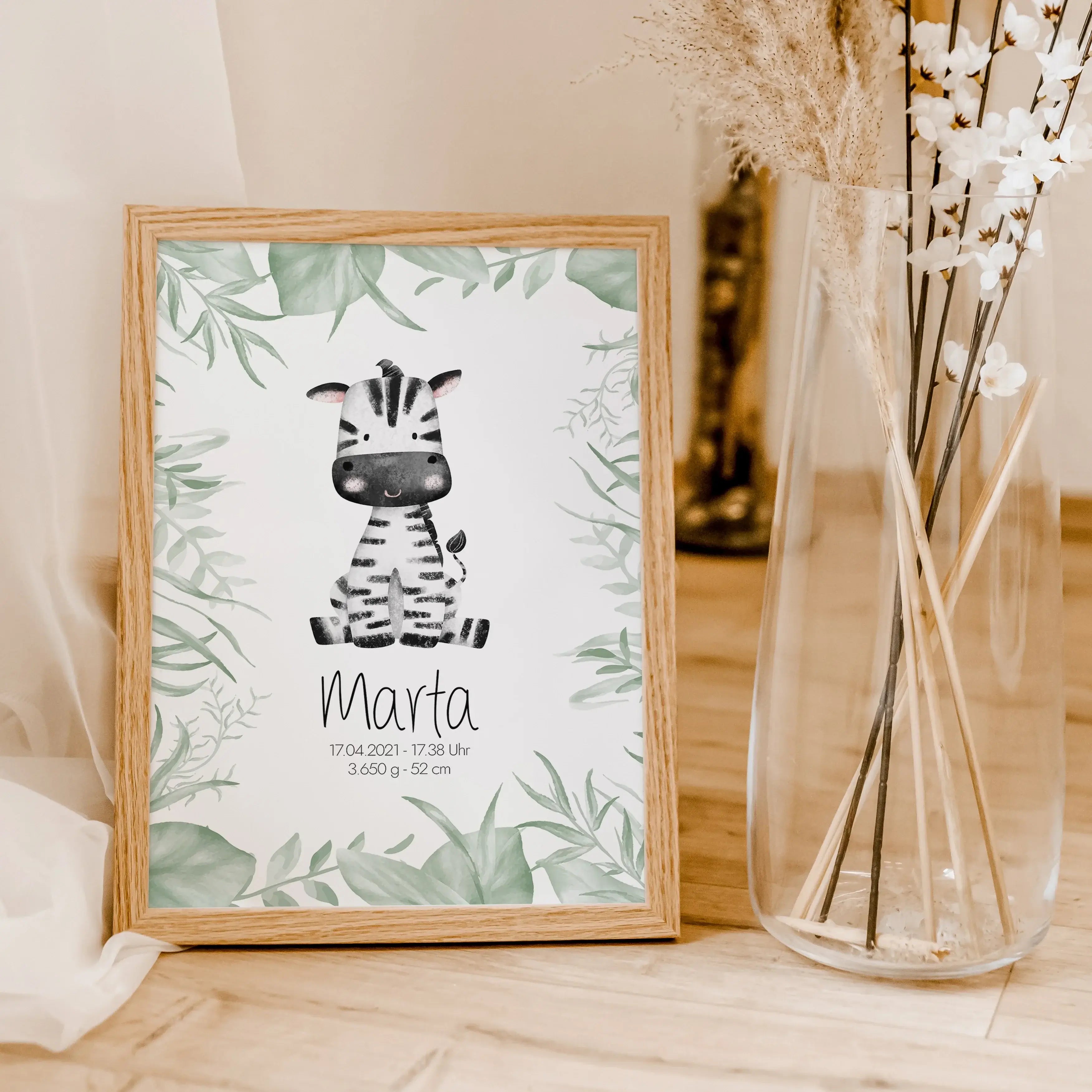 Geburtsposter Safari-famprints-Personalisiertes Poster-Auf dem Geburtsposter 'Safari' findest du unter dem Tier Motiv den Namen und die Geburtsdaten von deinem Liebling. Bei unserem Safari Poster kannst du zwischen den Tier Motiven Löwe, Nilpferd, Giraffe