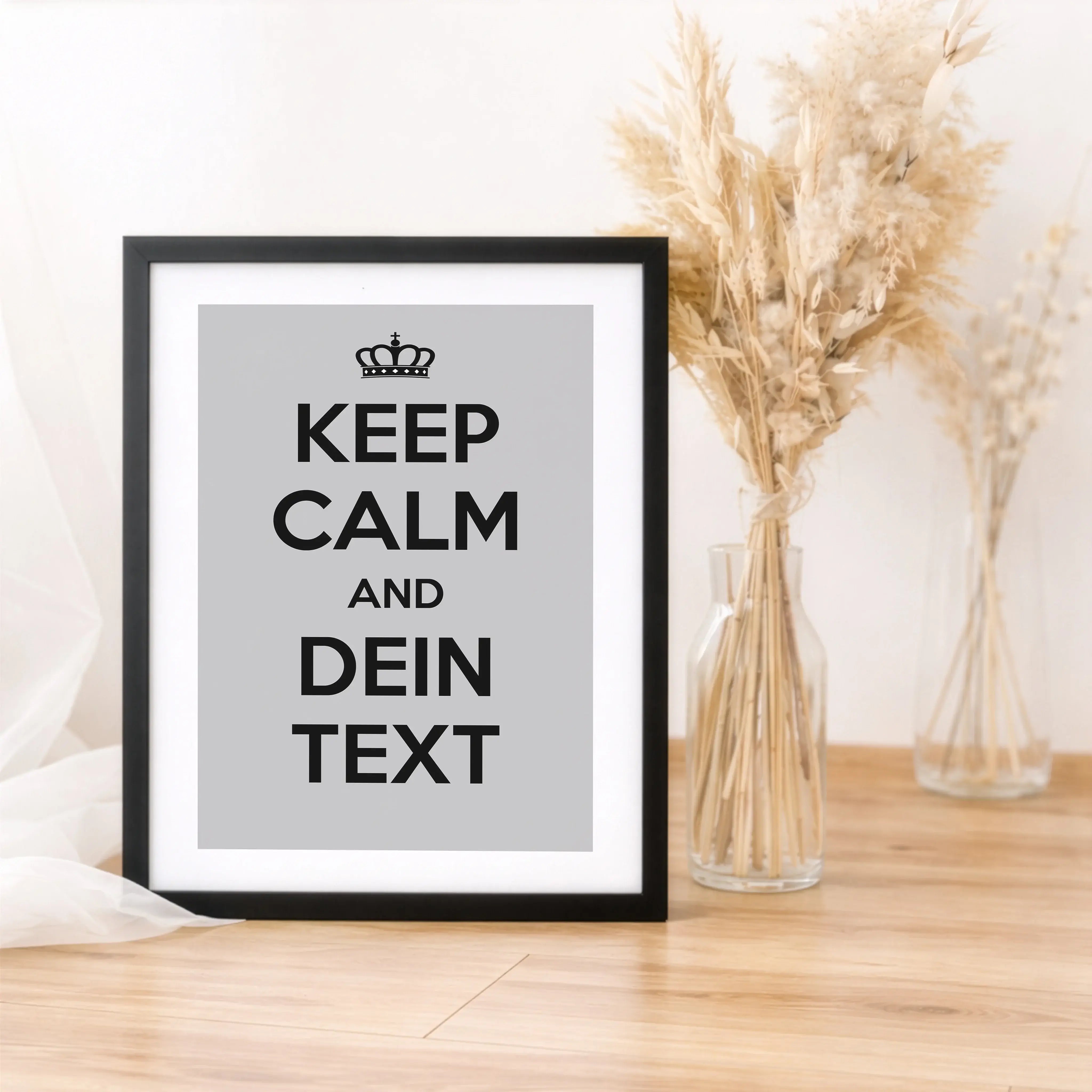 Poster Keep calm and 'dein Text'-Personalisiertes Poster-famprints-Mit dem Poster Keep calm and dein Text gestaltest du ein individuelles Statement für dein Zuhause oder als persönliches Geschenk mit Bedeutung. Der bekannte Keep-calm-Stil wird bei famprin