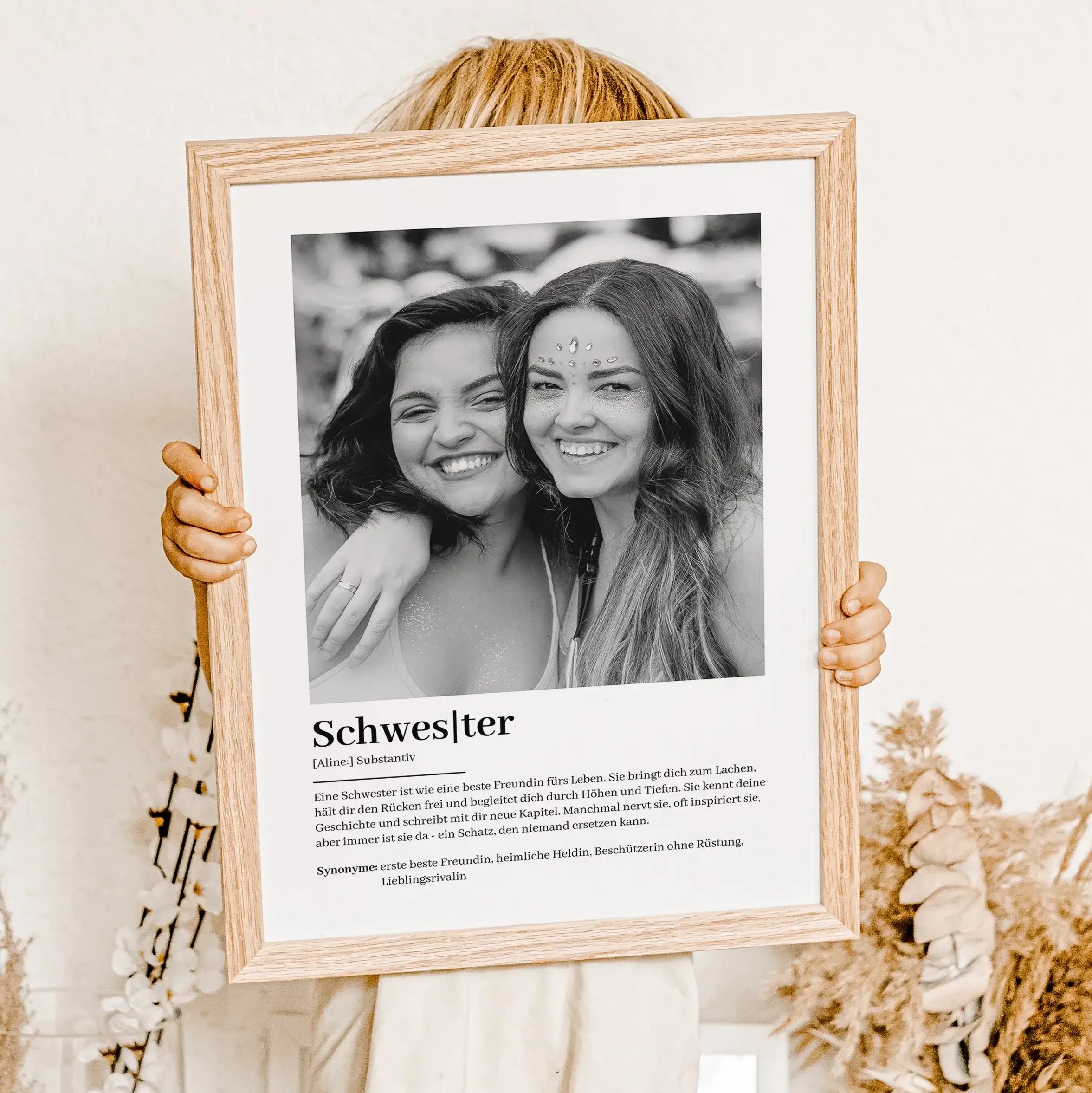 Schwester Definition Poster mit Foto-Personalisiertes Poster-famprints-Suchst du nach dem perfekten Geschenk für deine Schwester? Unser Schwester Definition Poster mit Foto ist eine liebevolle und persönliche Art, deine Wertschätzung zu zeigen. Das Poster