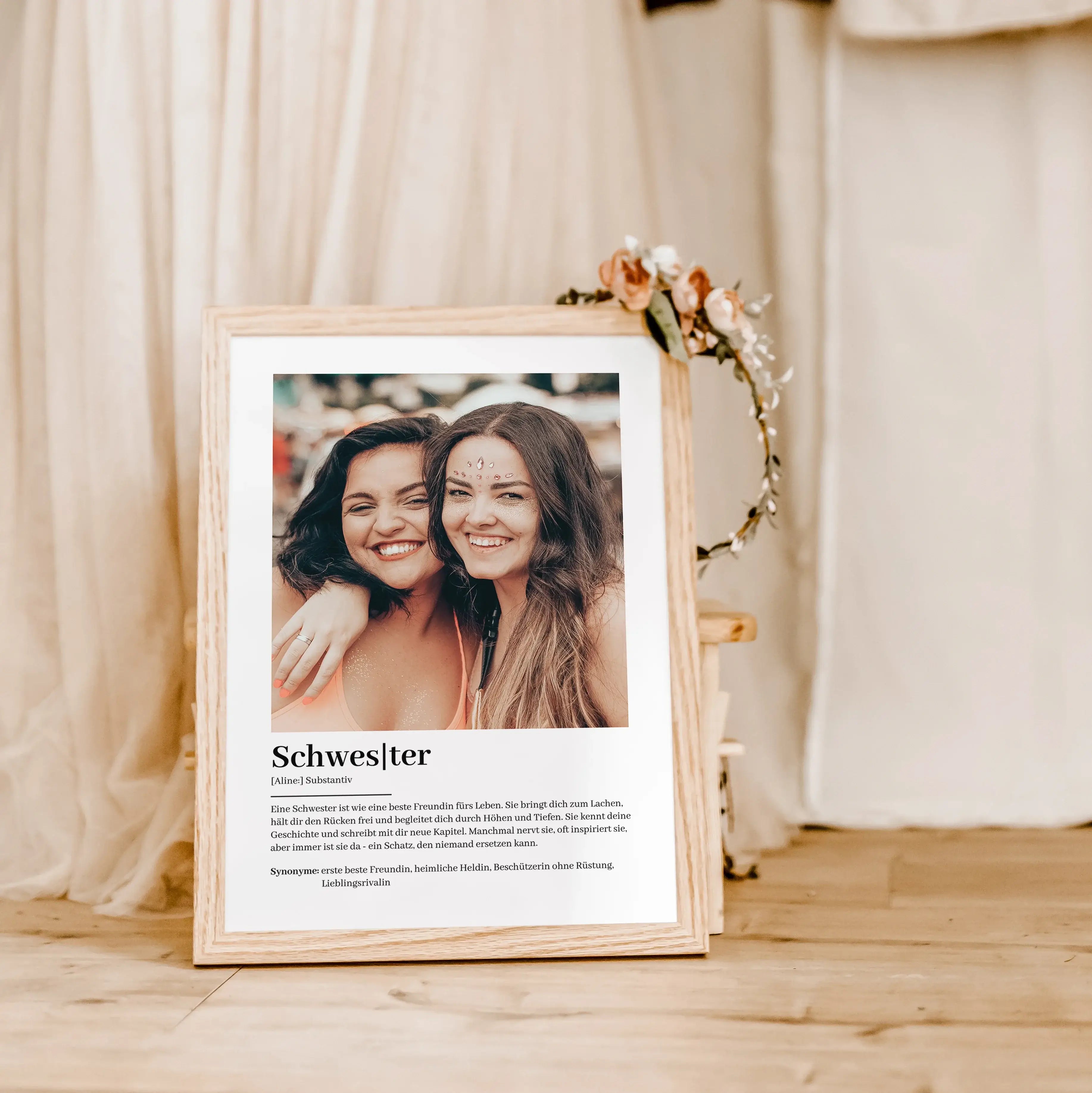 Schwester Definition Poster mit Foto-Personalisiertes Poster-famprints-Suchst du nach dem perfekten Geschenk für deine Schwester? Unser Schwester Definition Poster mit Foto ist eine liebevolle und persönliche Art, deine Wertschätzung zu zeigen. Das Poster