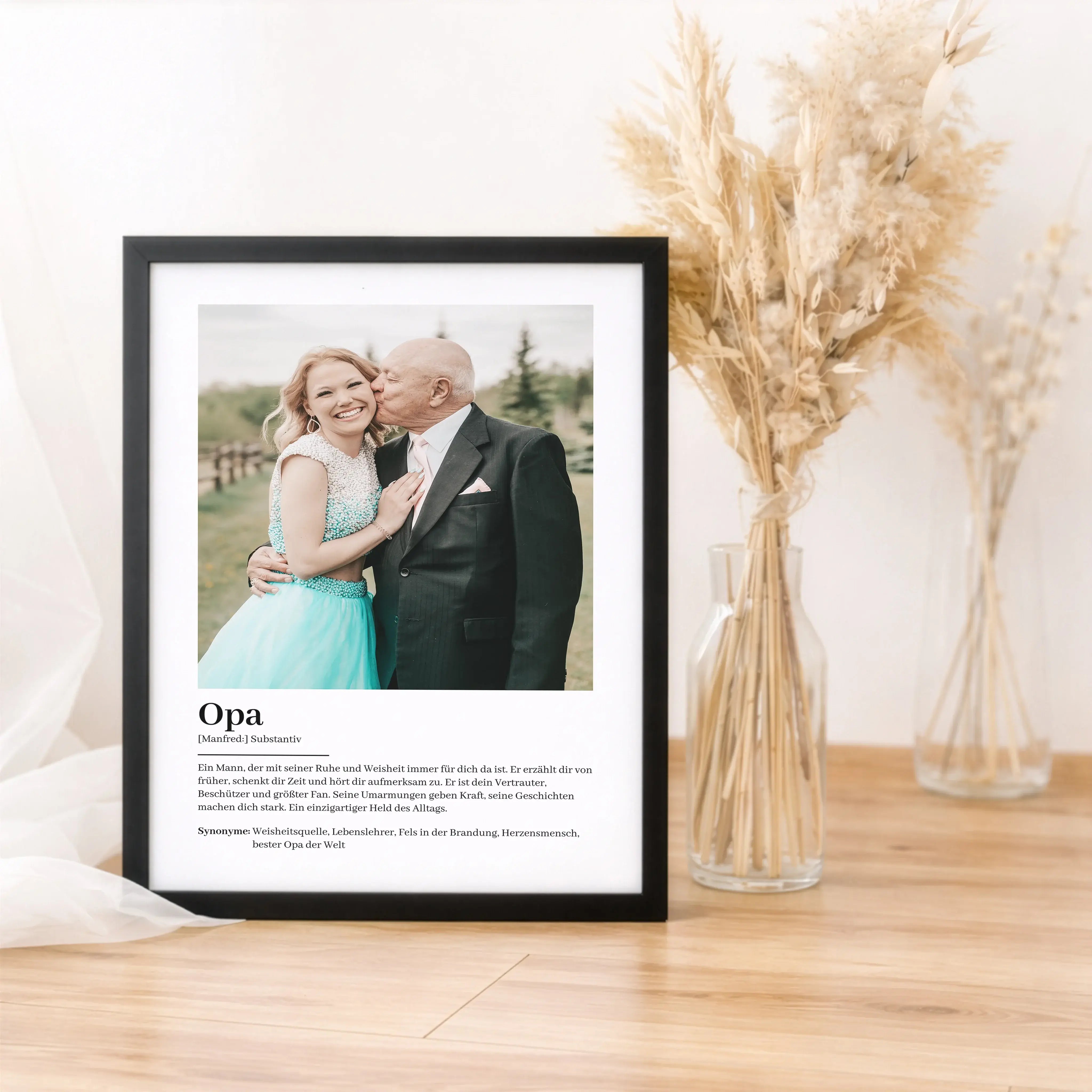 Opa Definition Poster mit Foto-Personalisiertes Poster-famprints-Das Opa Definition Poster mit Foto ist ein persönliches Geschenk, das Wertschätzung sichtbar macht. Du gestaltest ein individuelles Poster mit deinem eigenen Foto und kannst den Namen deines