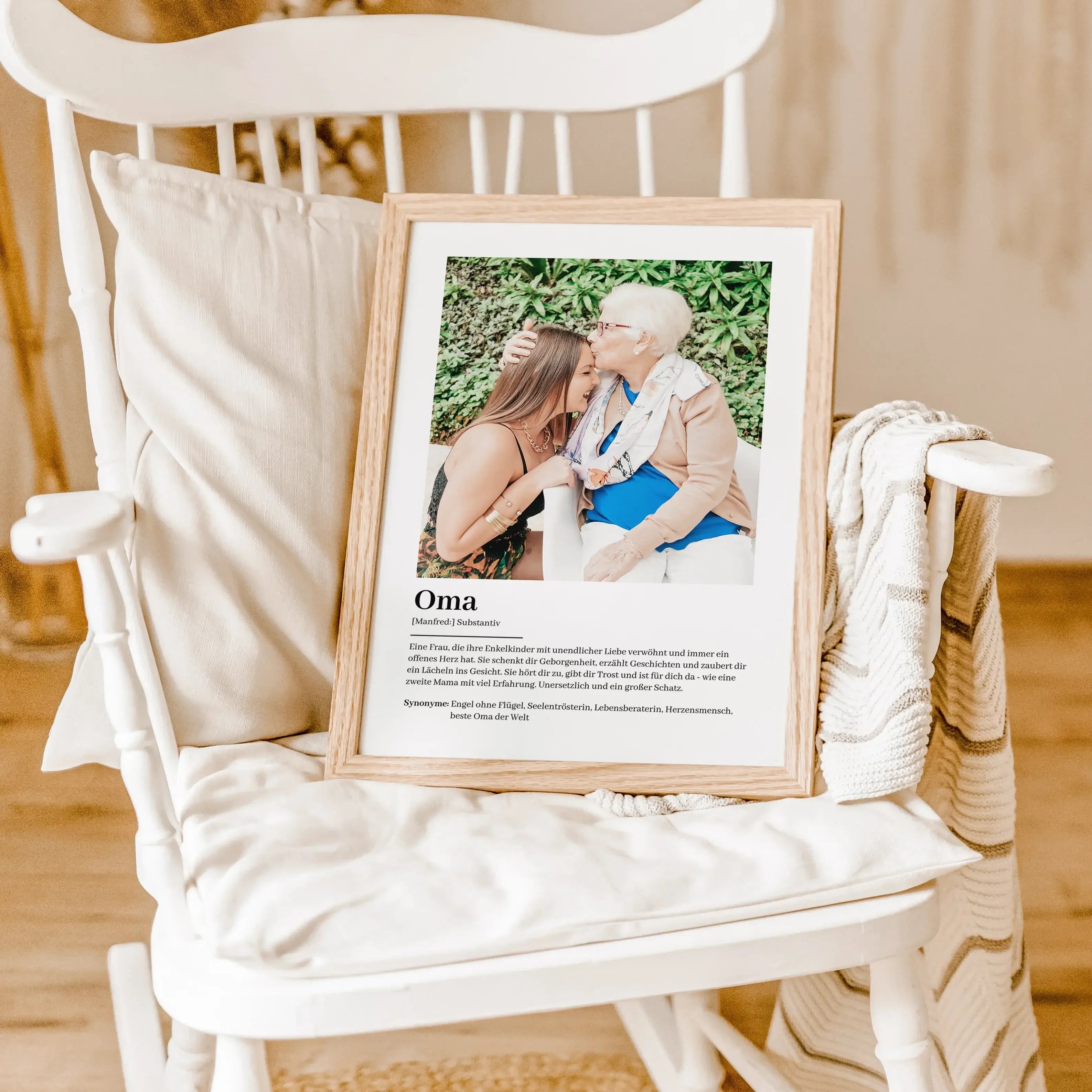 Oma Definition Poster mit Foto-famprints-Personalisiertes Poster-Suchst du nach einem ganz besonderen Geschenk für deine Oma? Unser Oma Definition Poster mit Foto ist die perfekte Wahl, um deine Liebe und Wertschätzung auf einzigartige Weise auszudrücken.