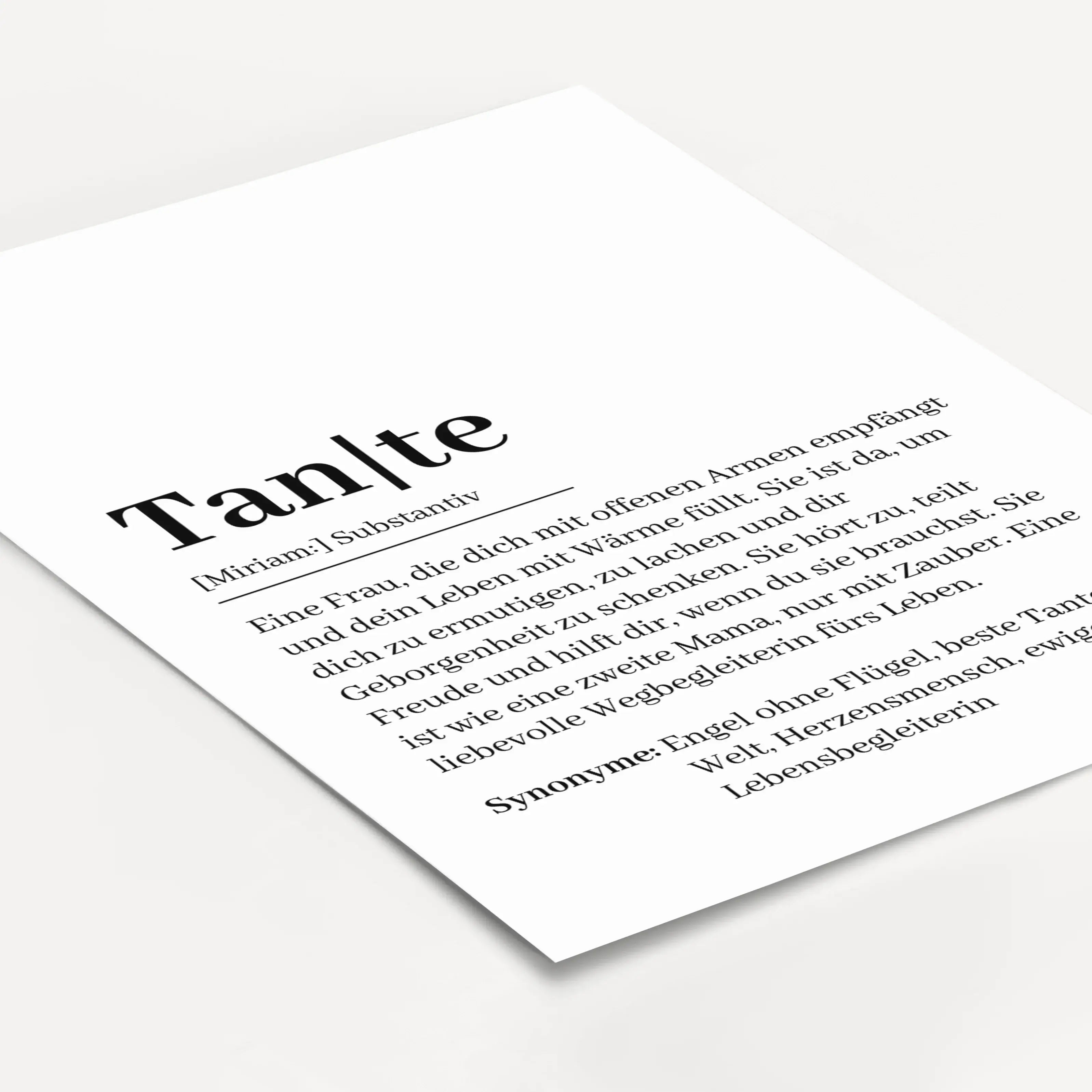 Tante Definition Poster-famprints-Personalisiertes Poster-Suchst du nach einem besonderen Geschenk für deine Tante? Unser Tante Definition Poster ist die perfekte Wahl! Dieses liebevoll gestaltete Poster zeigt auf einzigartige Weise, wie wunderbar eine Ta
