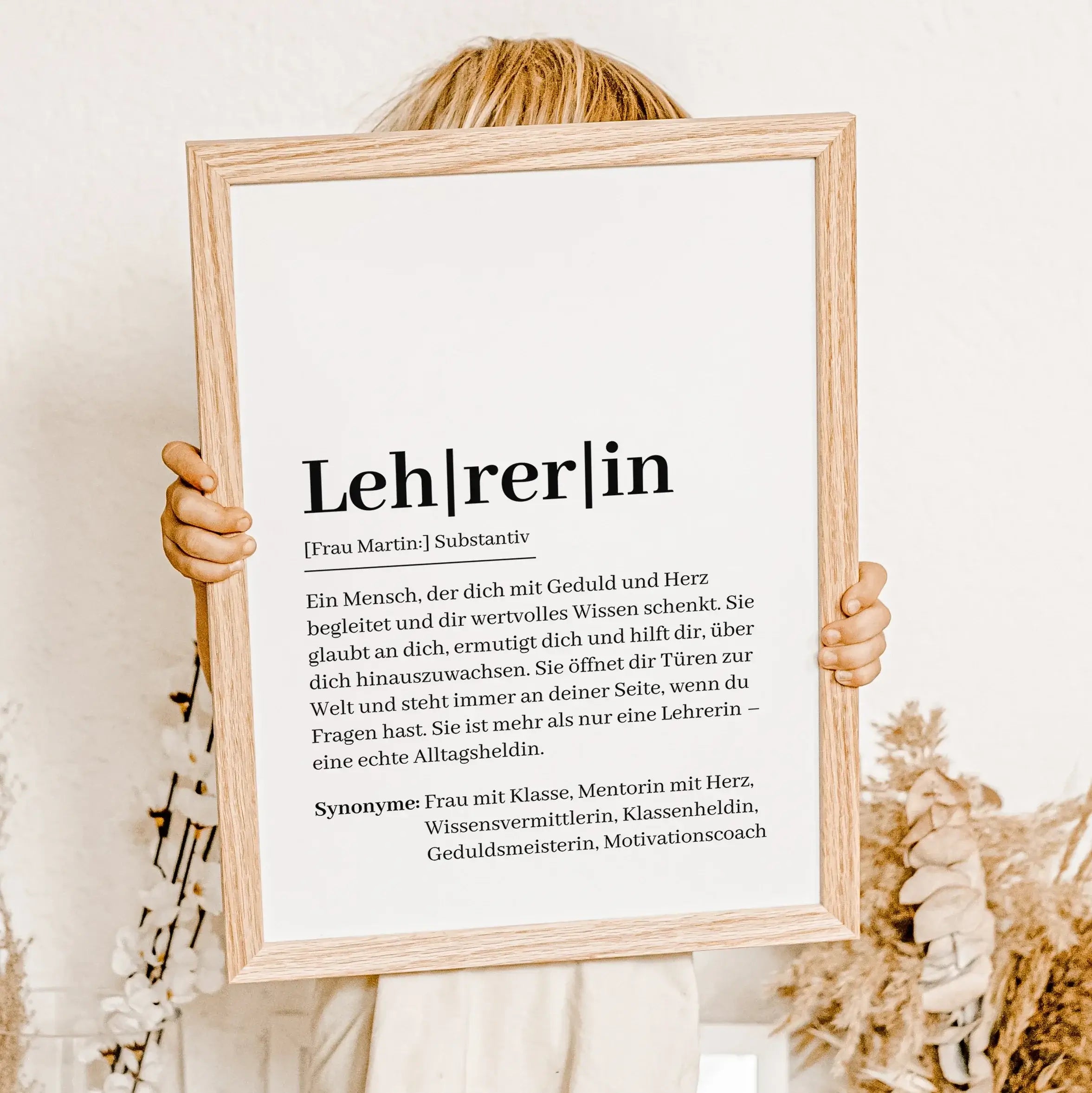 Lehrerin Definition Poster-Personalisiertes Poster-famprints-Suchst du nach einem besonderen Geschenk für deine Lehrerin? Unser Lehrerin Definition Poster ist die perfekte Wahl! Dieses liebevoll gestaltete Poster beschreibt auf einzigartige Weise, wie ein