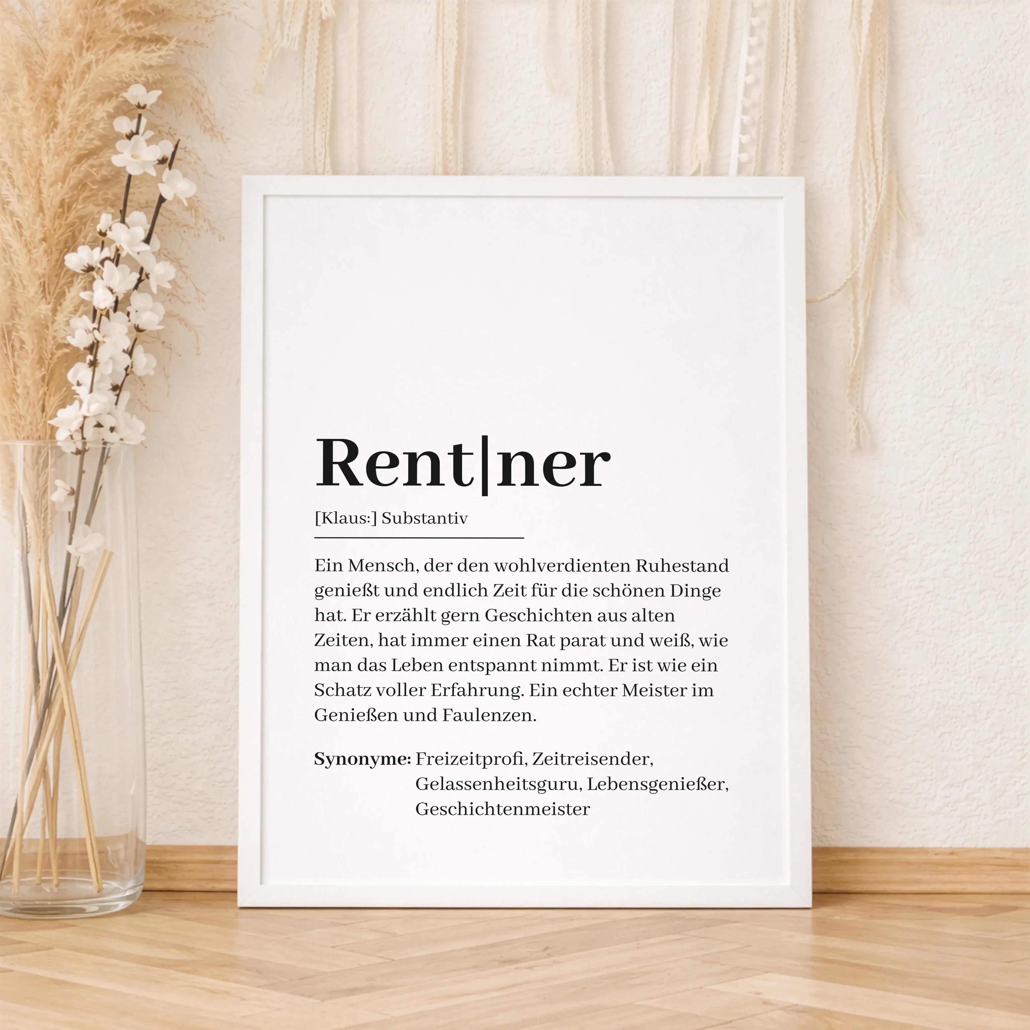 Rentner Definition Poster-Personalisiertes Poster-famprints-Das Rentner Definition Poster ist ein liebevoll gestaltetes Wandbild, das den neuen Lebensabschnitt mit einem Augenzwinkern beschreibt und gleichzeitig stilvoll in jedes Zuhause passt. Die modern
