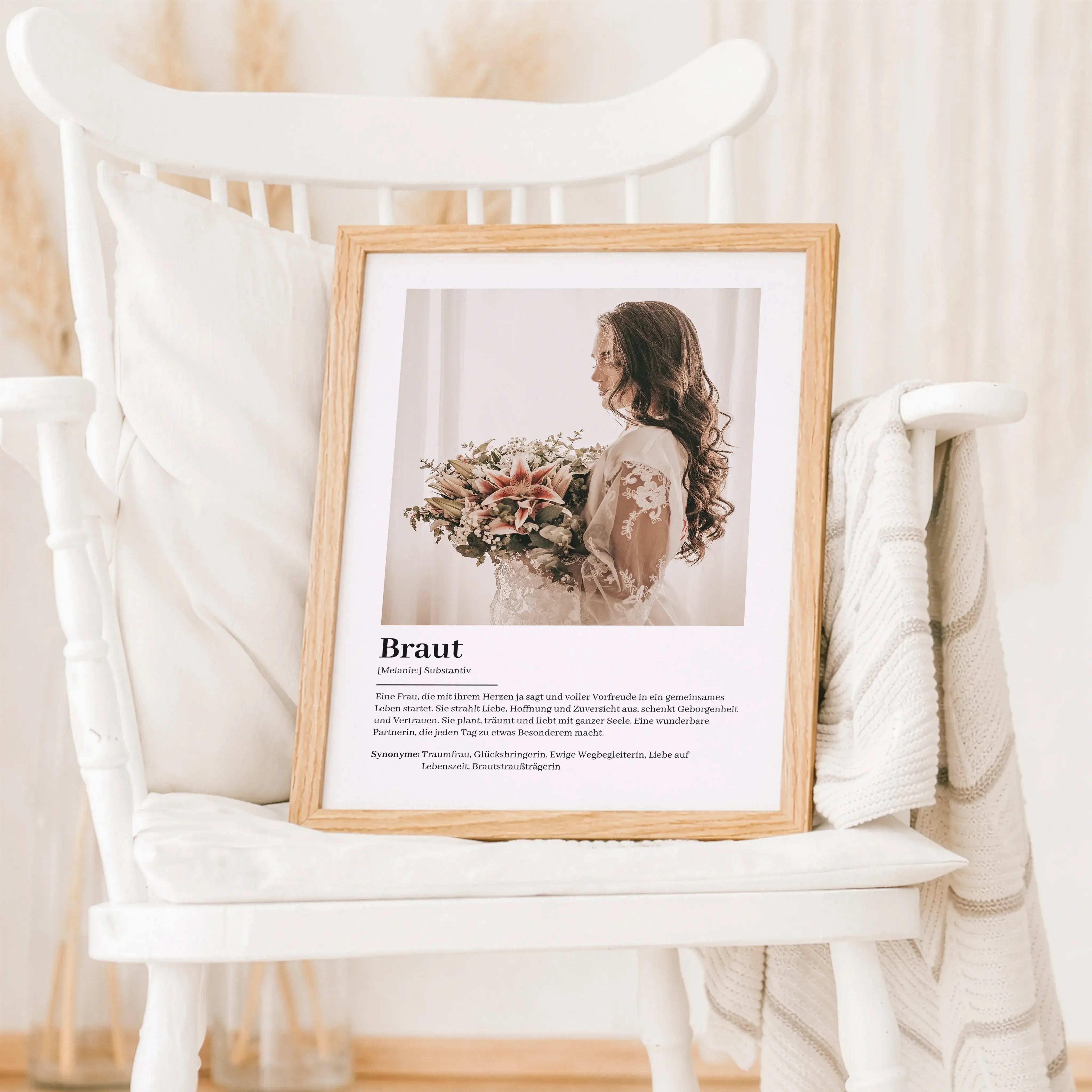 Braut Definition Poster mit Foto-Personalisiertes Poster-famprints-Das Braut Definition Poster mit Foto ist eine persönliche Geschenkidee für die Hochzeit, den Junggesellinnenabschied oder als liebevolle Überraschung vor dem großen Tag. Dieses personalisi
