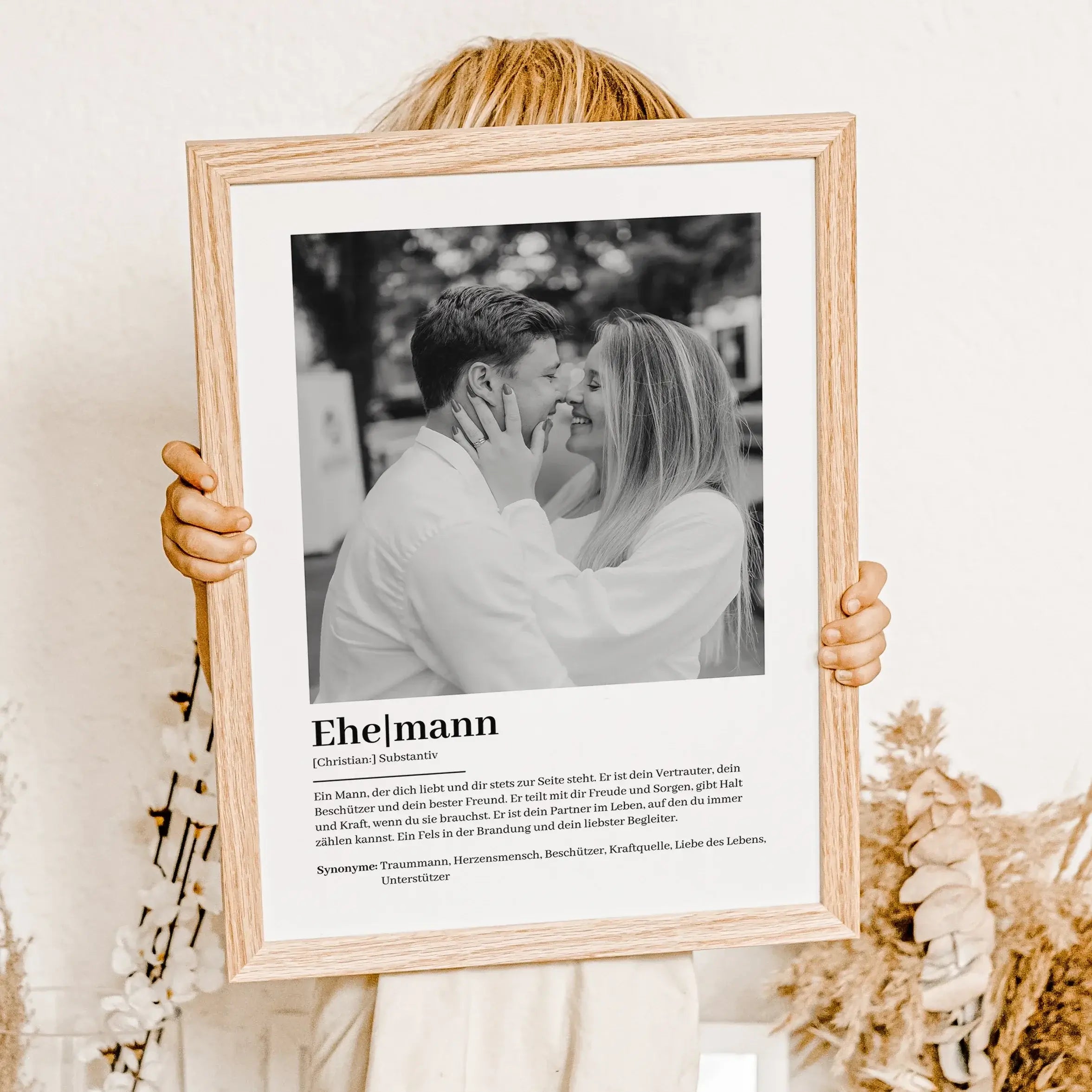 Ehemann Definition Poster mit Foto-Personalisiertes Poster-famprints-Suchst du nach einem einzigartigen Geschenk für deinen Liebsten? Unser Ehemann Definition Poster mit Foto ist die perfekte Wahl! Dieses liebevoll gestaltete Poster zeigt auf besondere We