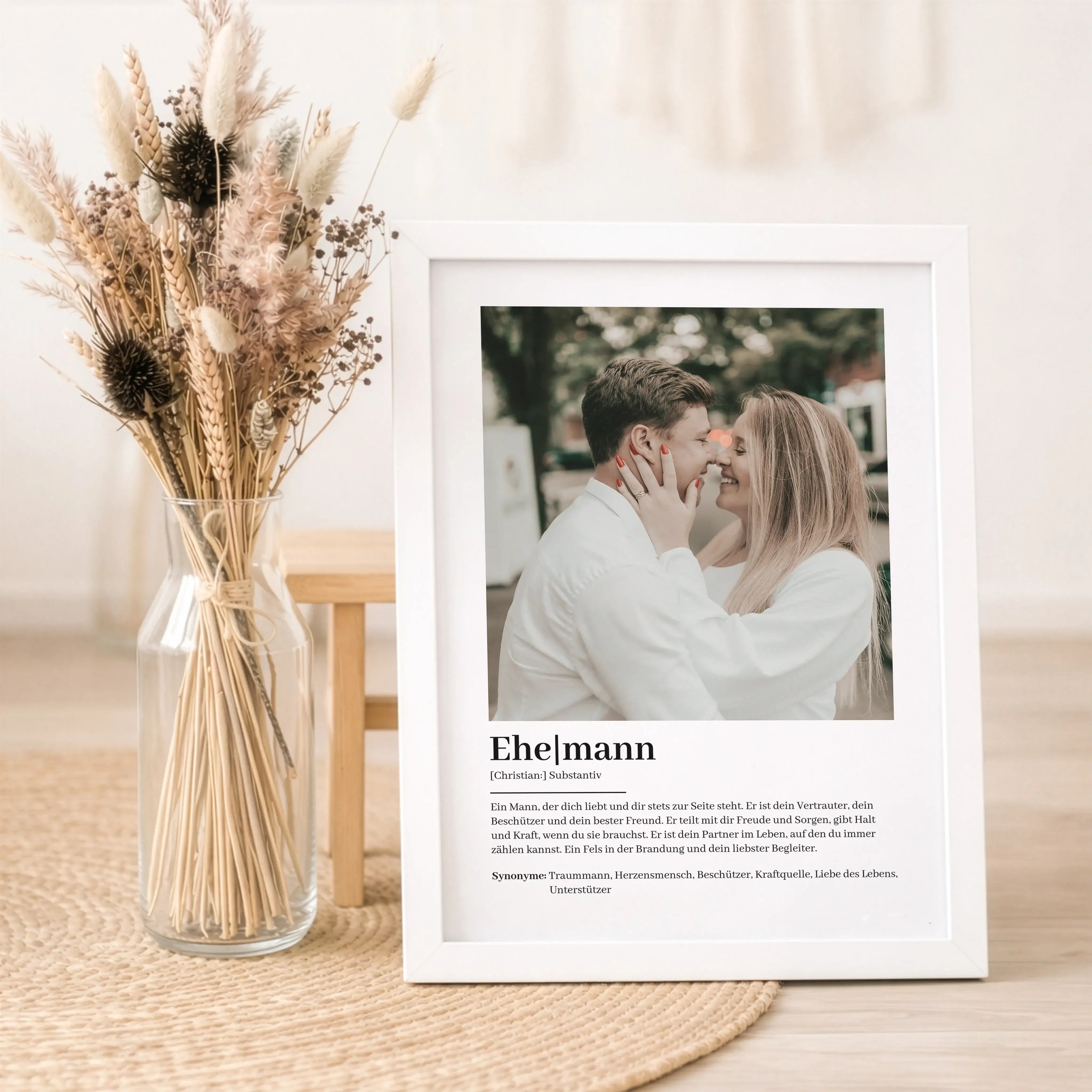 Ehemann Definition Poster mit Foto-Personalisiertes Poster-famprints-Das Ehemann Definition Poster mit Foto ist ein persönliches Geschenk, das zeigt, was euch verbindet. Du gestaltest ein individuelles Poster mit eurem Lieblingsfoto, Namen und einer liebe