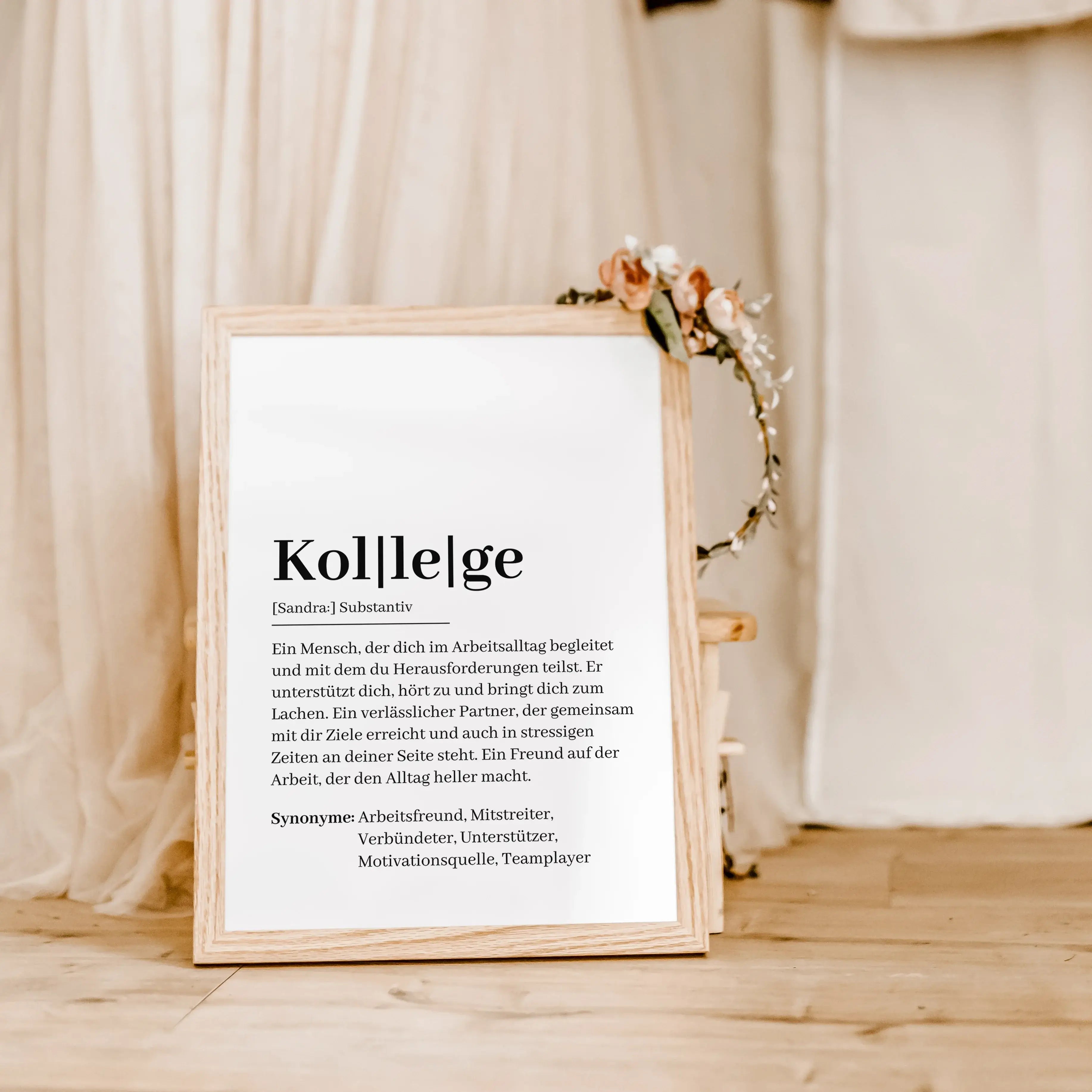Kollege Definition Poster-Personalisiertes Poster-famprints-Suchst du nach einem besonderen Geschenk für deinen Kollegen? Unser Kollege Definition Poster ist die perfekte Wahl! Dieses liebevoll gestaltete Poster zeigt auf originelle und herzliche Weise, w