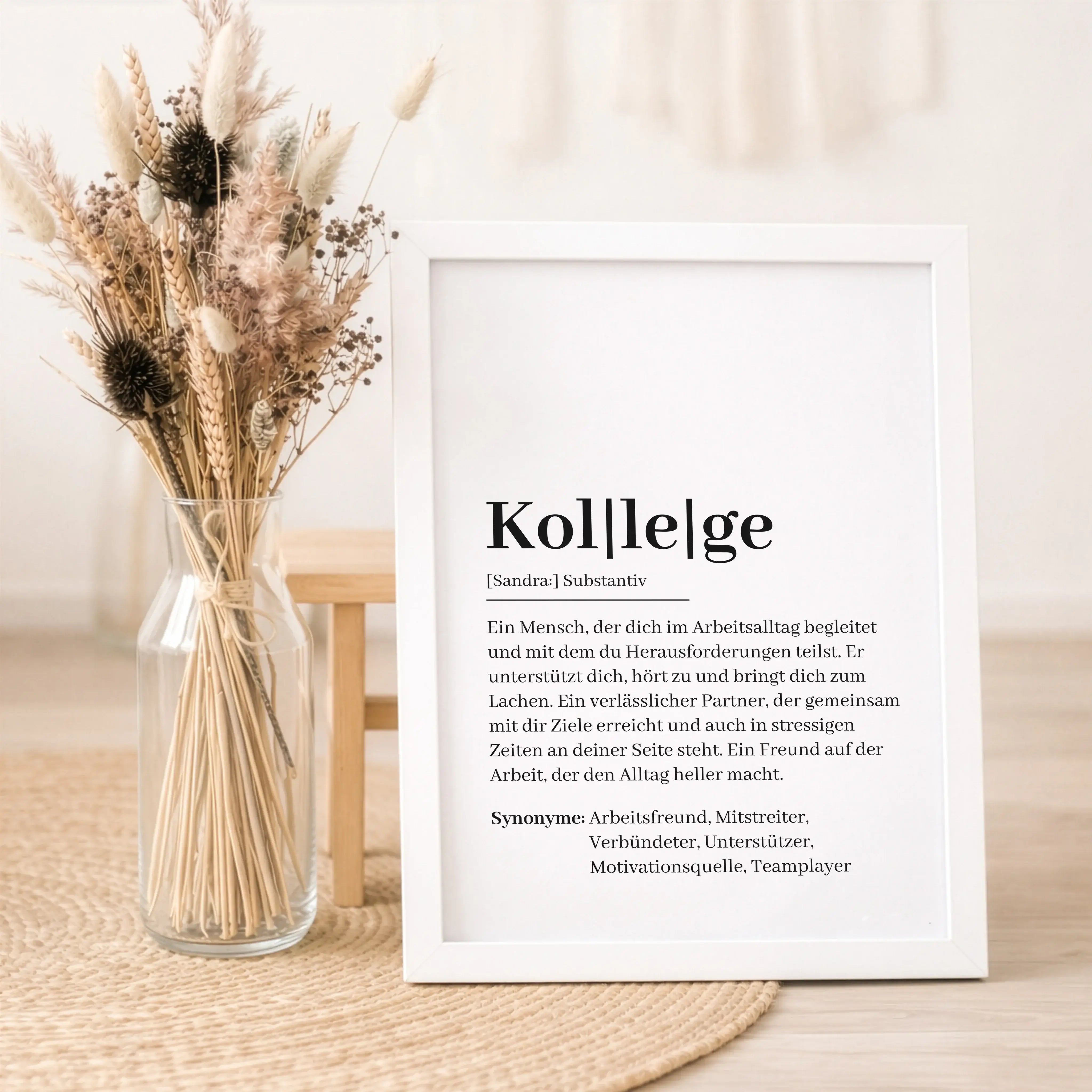 Kollege Definition Poster-Personalisiertes Poster-famprints-Das Kollege Definition Poster ist ein persönliches Geschenk für Menschen, mit denen du mehr teilst als nur den Arbeitsalltag. Es beschreibt auf liebevolle und ehrliche Weise, was einen echten Kol