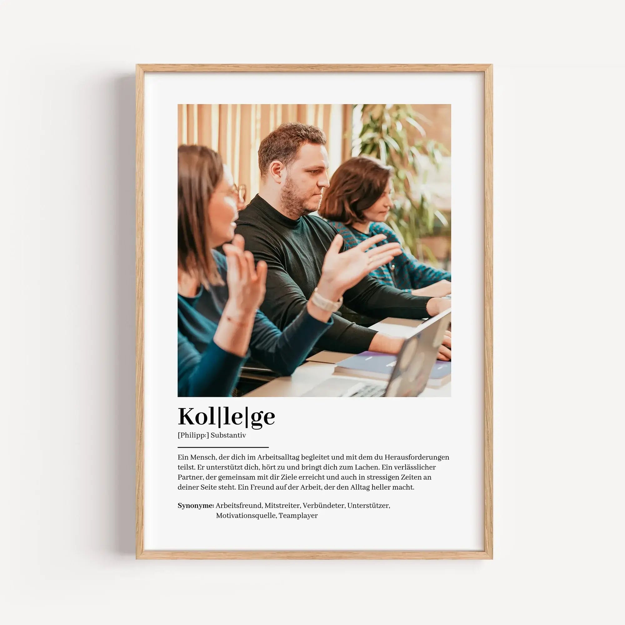 Kollege Definition Poster mit Foto-Personalisiertes Poster-famprints-Das Kollege Definition Poster mit Foto ist eine persönliche Art, Danke zu sagen und echte Wertschätzung zu zeigen. Bei famprints gestaltest du ein individuelles Poster, das deinen Kolleg