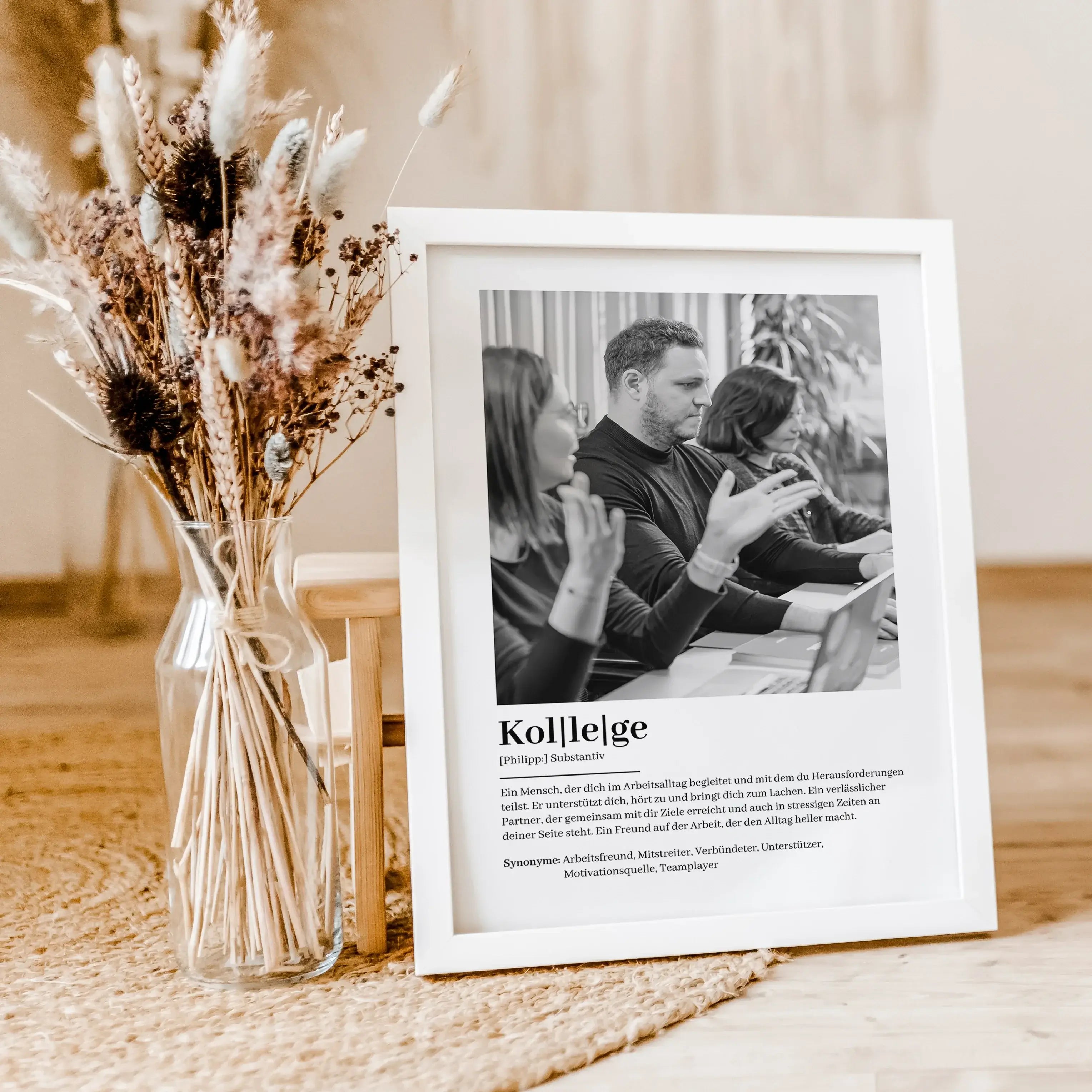 Kollege Definition Poster mit Foto-Personalisiertes Poster-famprints-Das Kollege Definition Poster mit Foto ist das perfekte personalisierte Geschenk für deinen Kollegen. Auf liebevolle und humorvolle Weise beschreibt das Poster, wie dein Kollege wirklich