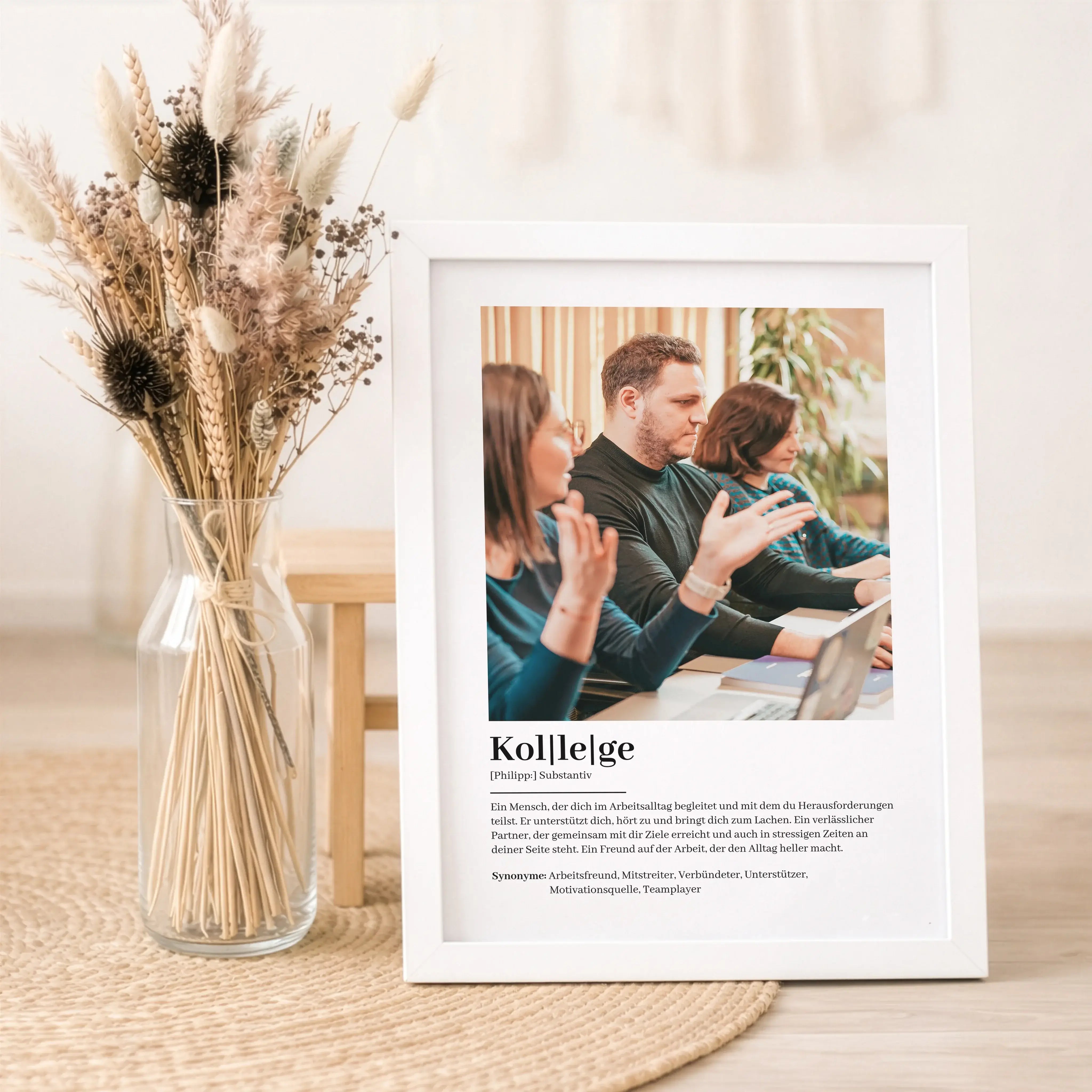 Kollege Definition Poster mit Foto-Personalisiertes Poster-famprints-Das Kollege Definition Poster mit Foto ist eine persönliche Art, Danke zu sagen und echte Wertschätzung zu zeigen. Bei famprints gestaltest du ein individuelles Poster, das deinen Kolleg