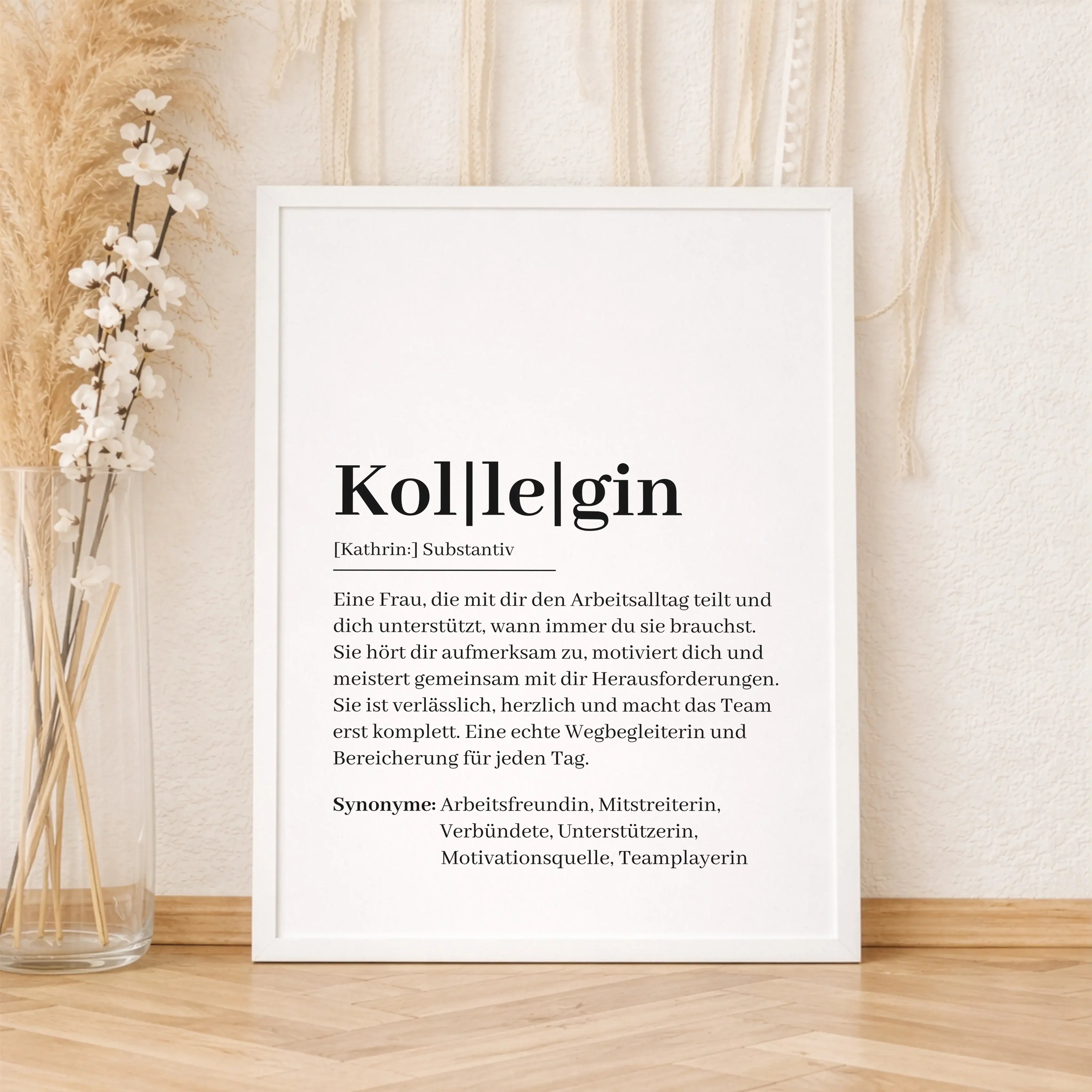 Kollegin Definition Poster-Personalisiertes Poster-famprints-Das Kollegin Definition Poster von famprints ist ein persönliches Geschenk für den Arbeitsalltag und besondere Momente im Team. Es beschreibt auf stilvolle Weise, was eine Kollegin wirklich ausm
