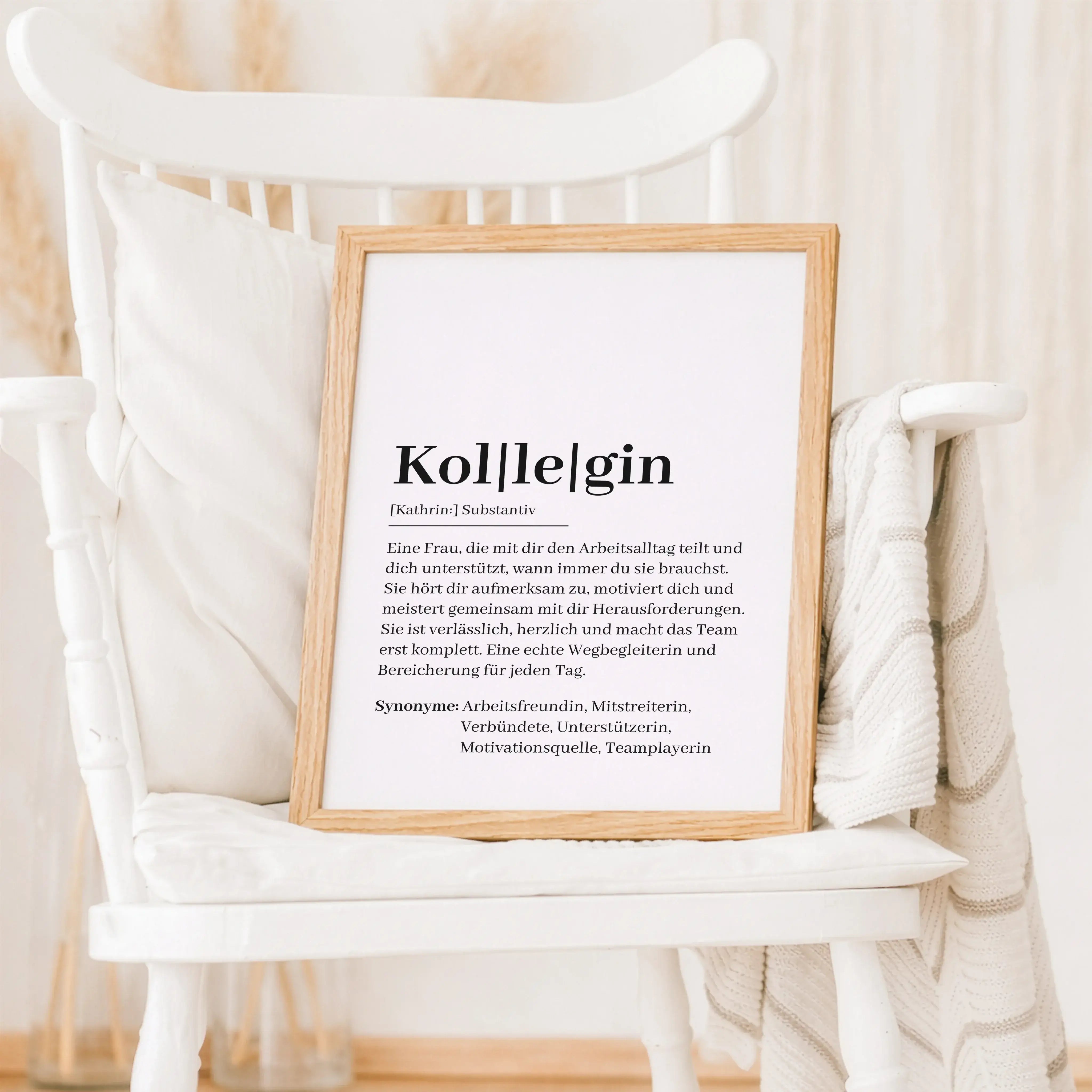 Kollegin Definition Poster-Personalisiertes Poster-famprints-Das Kollegin Definition Poster von famprints ist ein persönliches Geschenk für den Arbeitsalltag und besondere Momente im Team. Es beschreibt auf stilvolle Weise, was eine Kollegin wirklich ausm