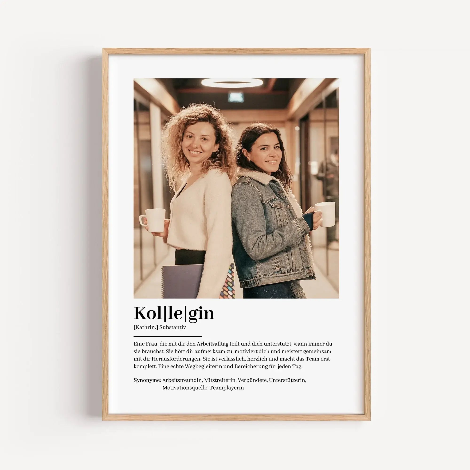 Kollegin Definition Poster mit Foto-Personalisiertes Poster-famprints-Das Kollegin Definition Poster mit Foto ist das perfekte personalisierte Geschenk für deine Kollegin. Dieses liebevoll gestaltete Poster zeigt auf einzigartige Weise, wie besonders dein