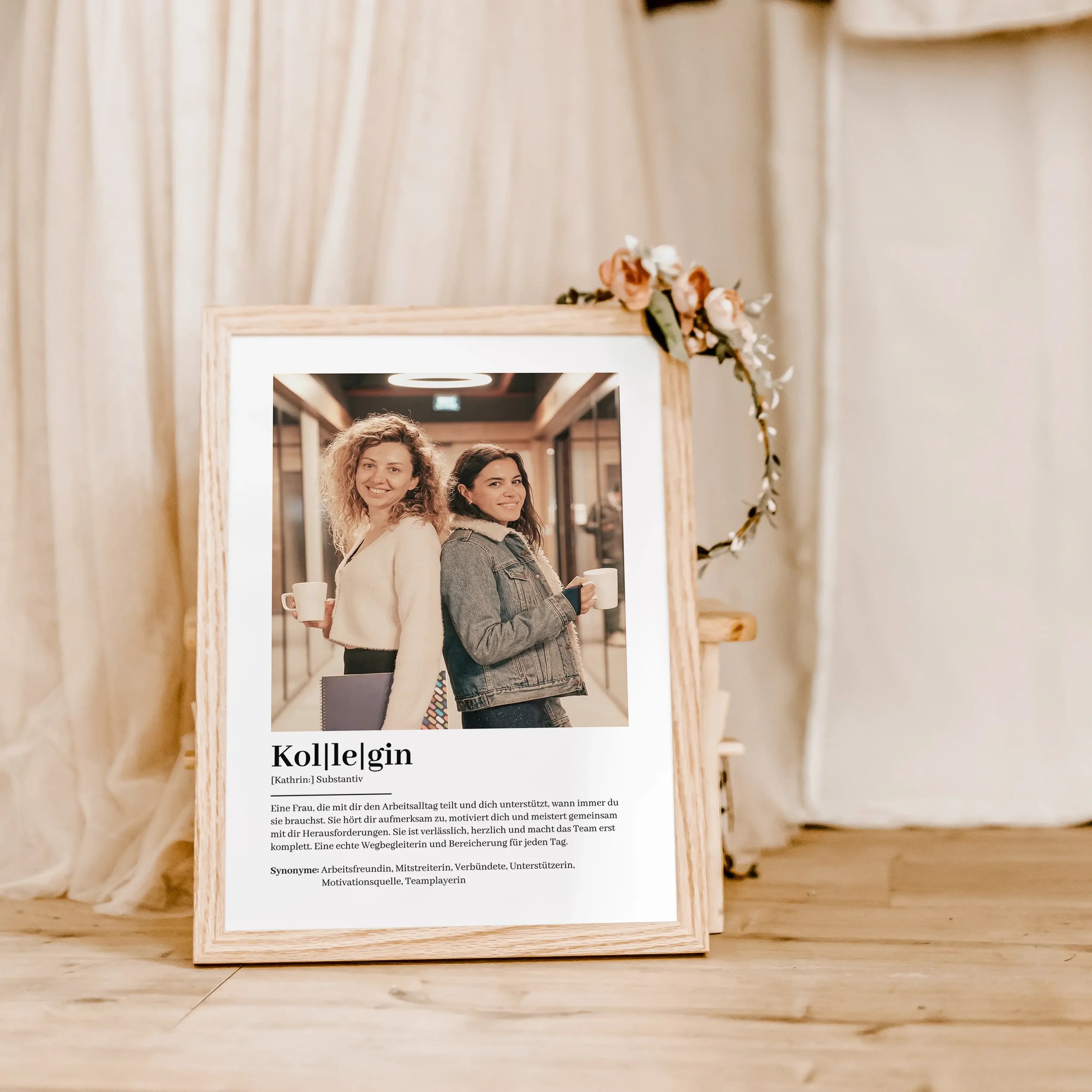 Kollegin Definition Poster mit Foto-Personalisiertes Poster-famprints-Das Kollegin Definition Poster mit Foto ist das perfekte personalisierte Geschenk für deine Kollegin. Dieses liebevoll gestaltete Poster zeigt auf einzigartige Weise, wie besonders dein