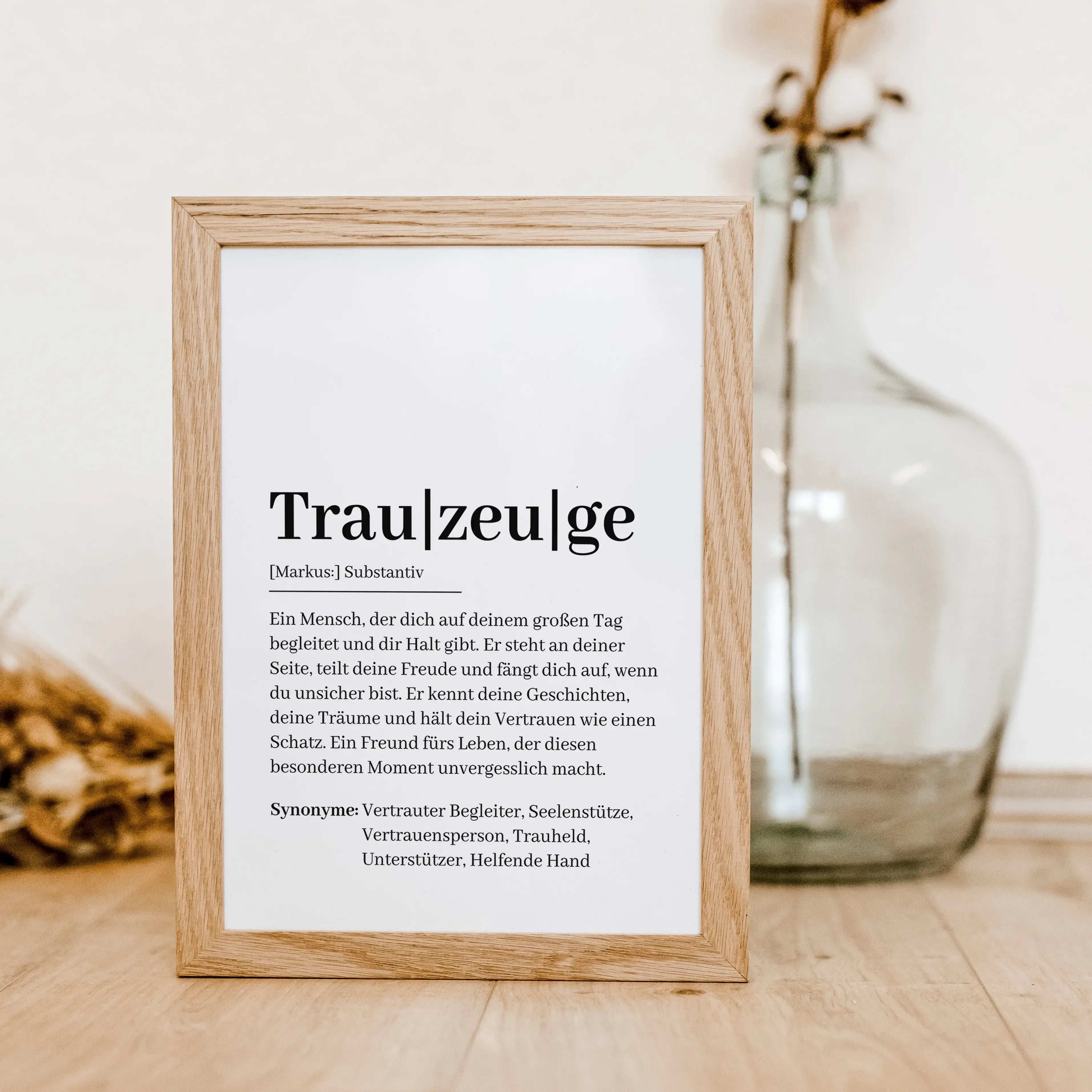 Trauzeuge Definition Poster-Personalisiertes Poster-famprints-Suchst du nach einem besonderen Geschenk für deinen Trauzeugen? Unser Trauzeuge Definition Poster ist die perfekte Wahl! Dieses liebevoll gestaltete Poster zeigt auf einzigartige Weise, was ein