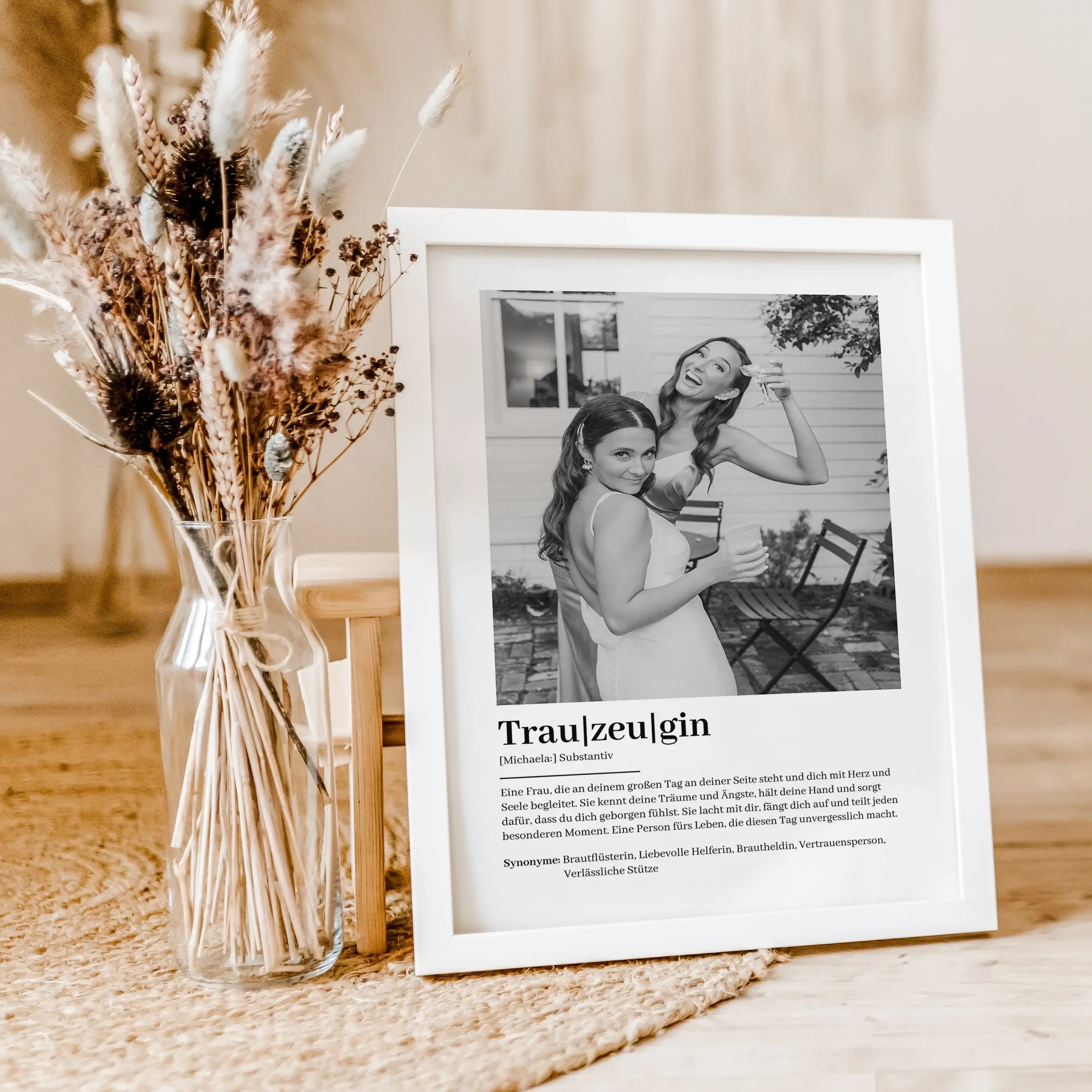 Trauzeugin Definition Poster mit Foto-Personalisiertes Poster-famprints-Suchst du nach einem einzigartigen Geschenk für deine Trauzeugin? Unser Trauzeugin Definition Poster mit Foto ist die perfekte Wahl! Dieses liebevoll gestaltete Poster zeigt auf beson