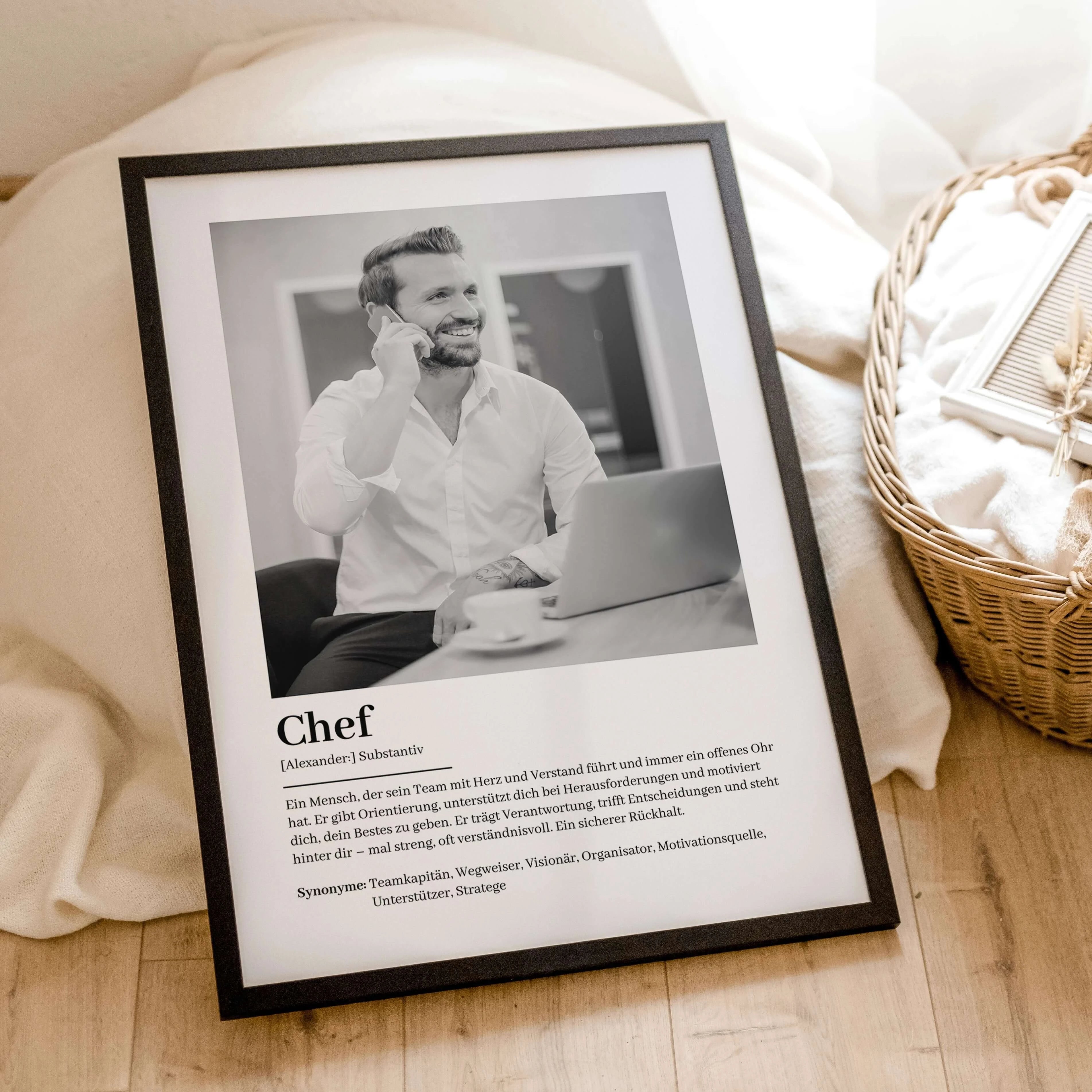 Chef Definition Poster mit Foto-Personalisiertes Poster-famprints-Suchst du nach einem einzigartigen Geschenk für deinen Chef? Unser Chef Definition Poster mit Foto ist die perfekte Wahl! Dieses liebevoll gestaltete Poster zeigt auf humorvolle und wertsch