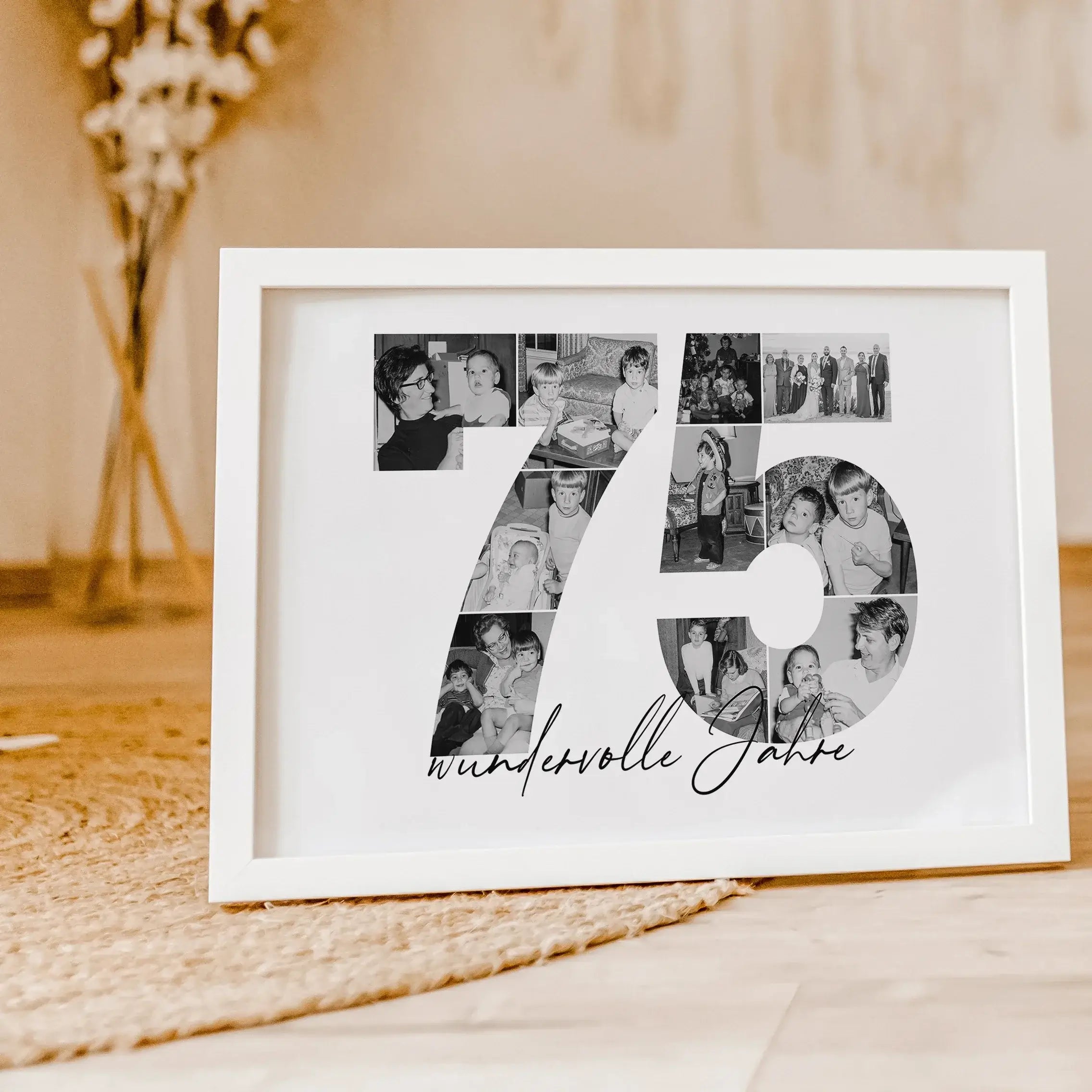 Foto Poster 75 Jahre - Personalisiertes Poster - famprints - Feiere besondere Momente mit unserem einzigartigen Foto Poster 75 – das perfekte personalisierte Geschenk zum 75. Geburtstag, Hochzeitstag oder Jubiläum! Die große „75“ auf dem Poster kannst du
