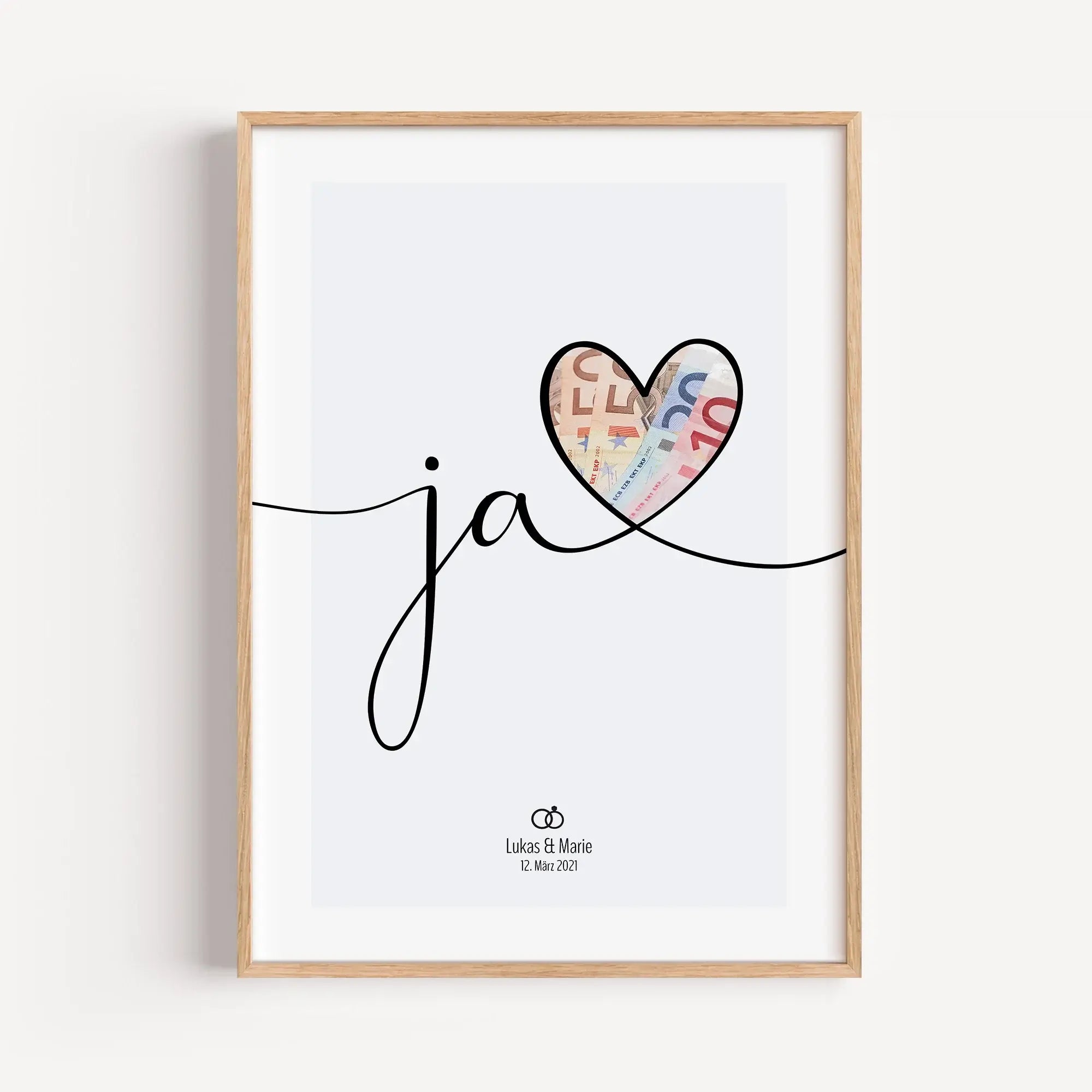Geldgeschenk Ja Poster-Personalisiertes Poster-famprints-Das Geldgeschenk Ja Poster von famprints ist eine kreative Art, Geld zur Hochzeit zu verschenken und gleichzeitig etwas Persönliches zu überreichen. Der elegante Ja Schriftzug mit Herz wird zum Mitt