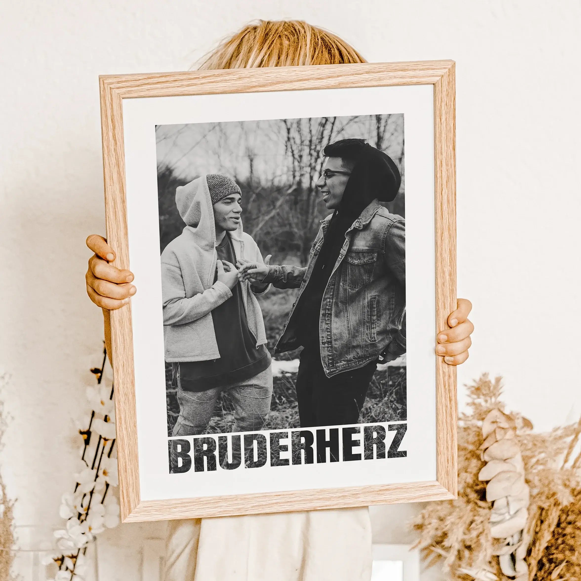 Bruderherz Foto Poster - Personalisiertes Poster - famprints - Überrasche dein Bruderherz mit unserem einzigartigen Bruderherz Foto Poster – das perfekte personalisierte Geschenk für jeden Anlass! Ob zum Geburtstag, Weihnachten oder einfach als liebevolle