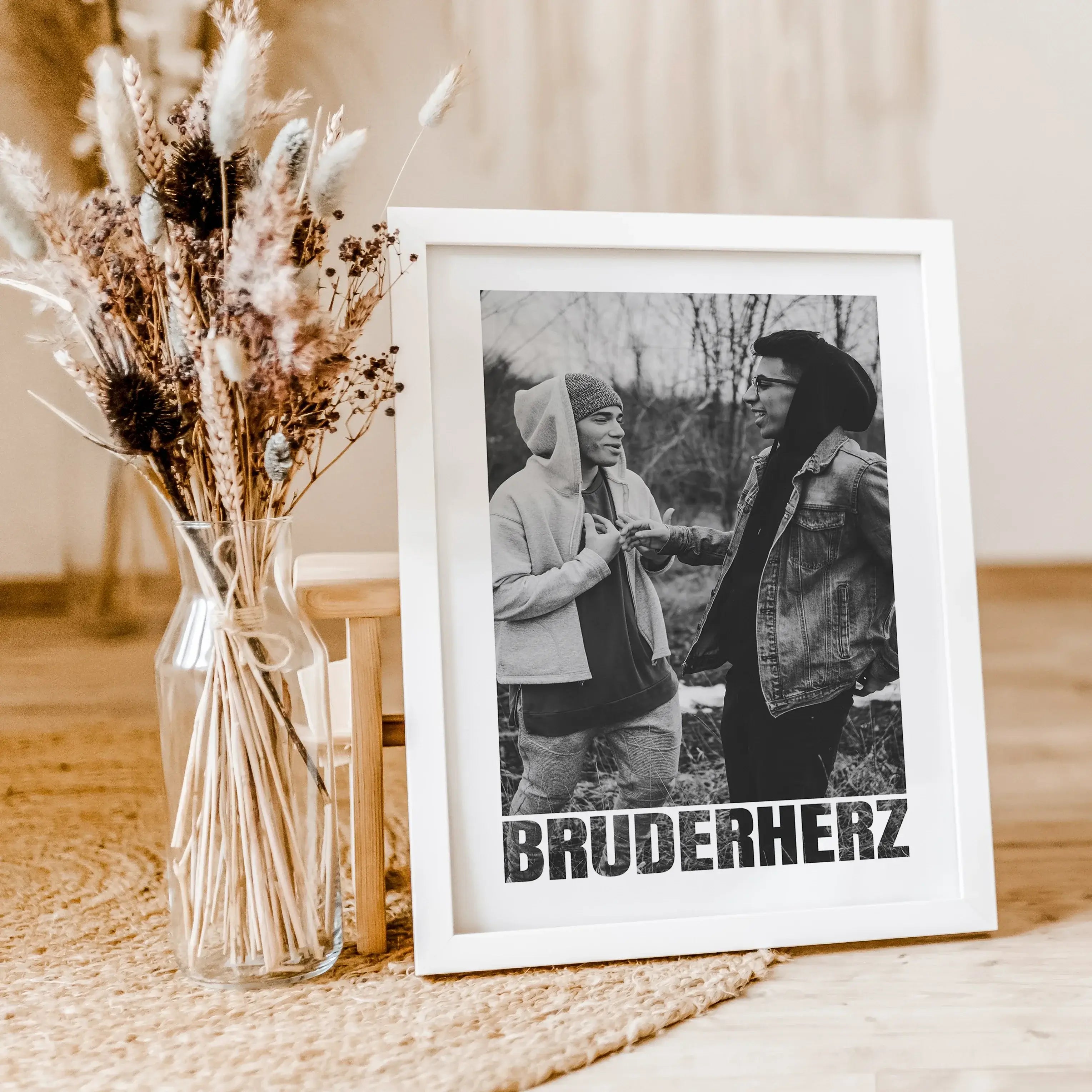 Bruderherz Foto Poster - Personalisiertes Poster - famprints - Überrasche dein Bruderherz mit unserem einzigartigen Bruderherz Foto Poster – das perfekte personalisierte Geschenk für jeden Anlass! Ob zum Geburtstag, Weihnachten oder einfach als liebevolle