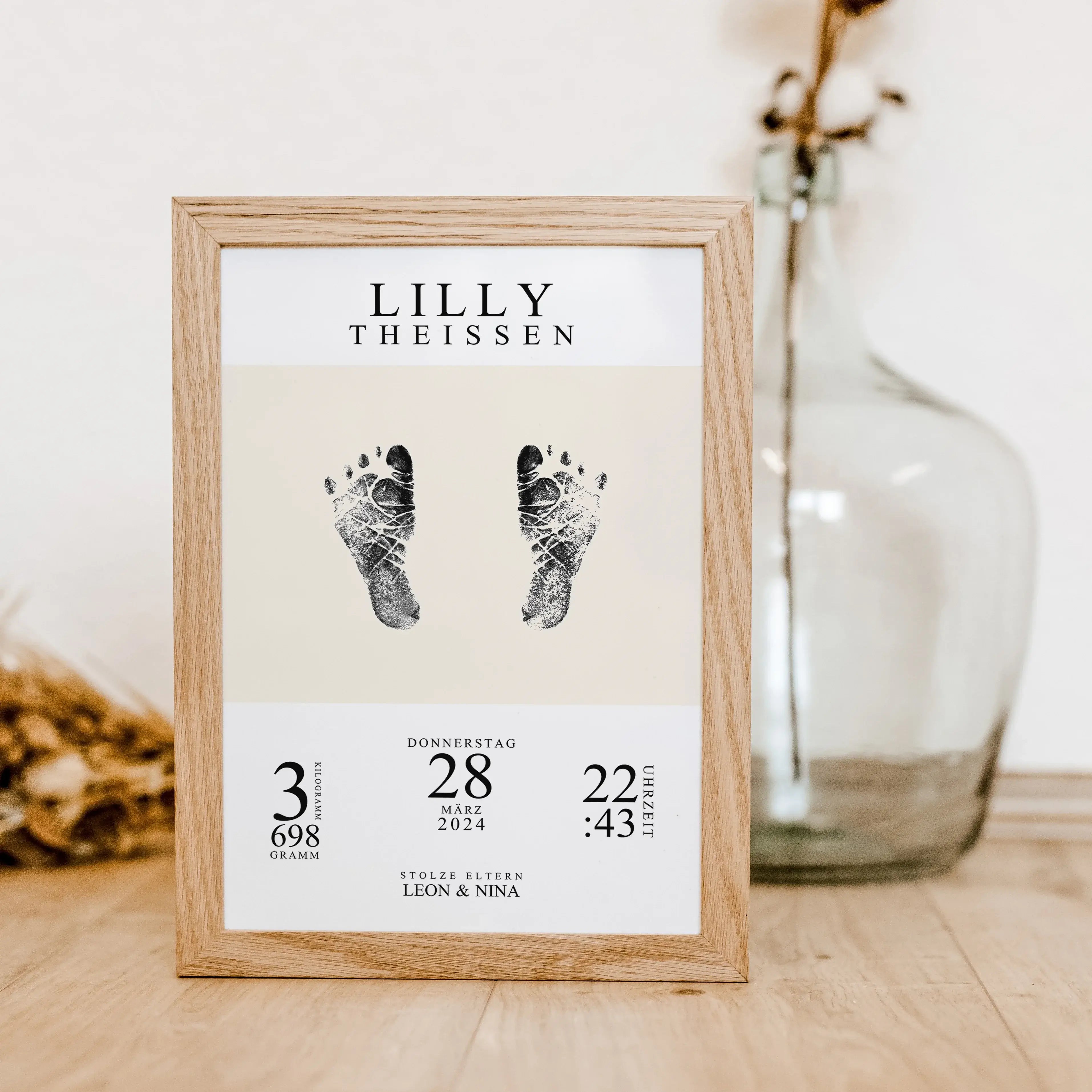 Geburtsposter mit Abdruck - Personalisiertes Poster - famprints - Entdecke unser einzigartiges Geburtsposter mit Abdruck, das perfekte personalisierte Geschenk zur Geburt! Gestalte das Poster individuell mit den Geburtsdaten, dem Namen deines Babys und de