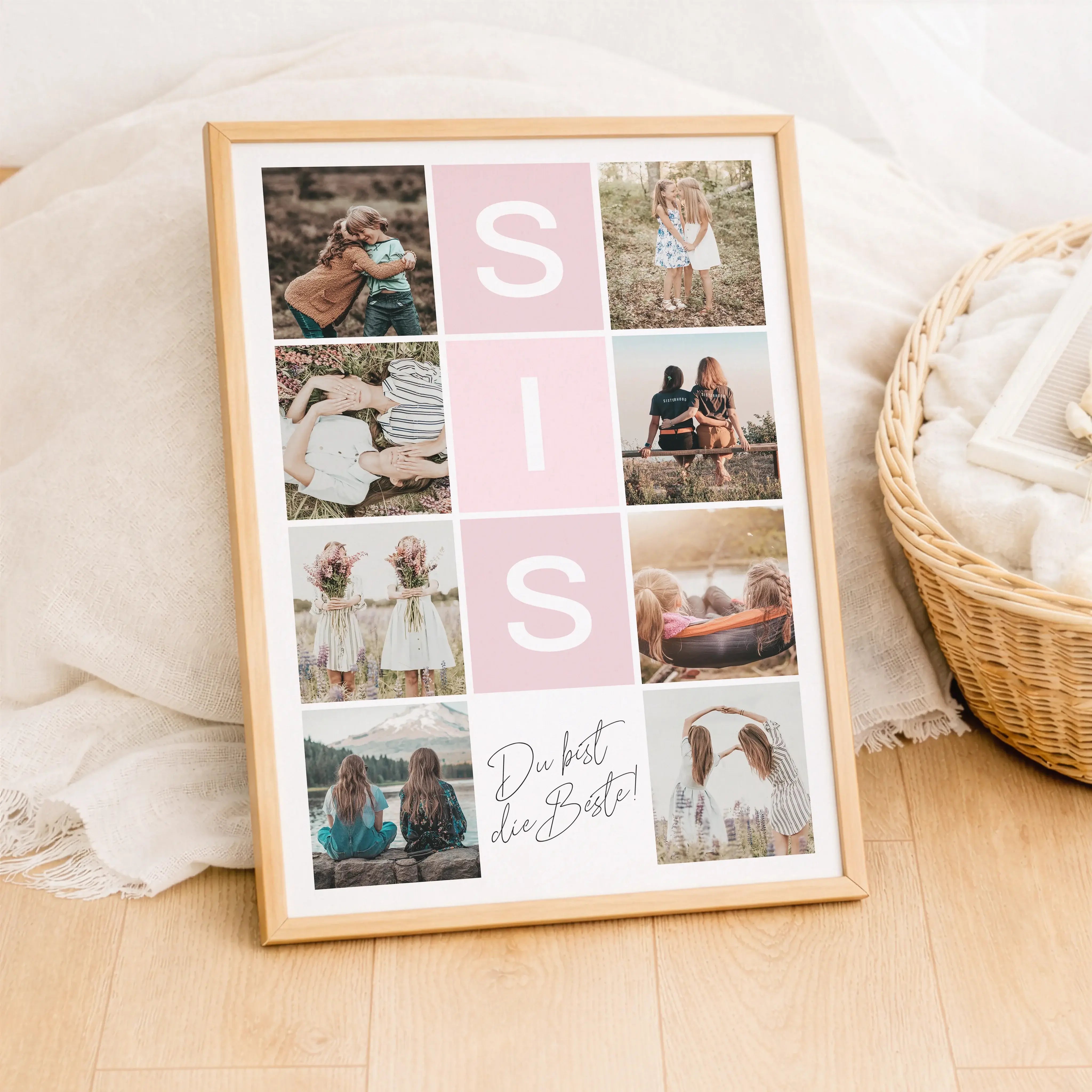 Sis Fotocollage-Personalisiertes Poster-famprints-Die Sis Fotocollage von famprints ist eine persönliche Art, eure Verbindung sichtbar zu machen. Aus mehreren Lieblingsfotos entsteht ein harmonisches Poster, das eure gemeinsamen Momente modern und ruhig i