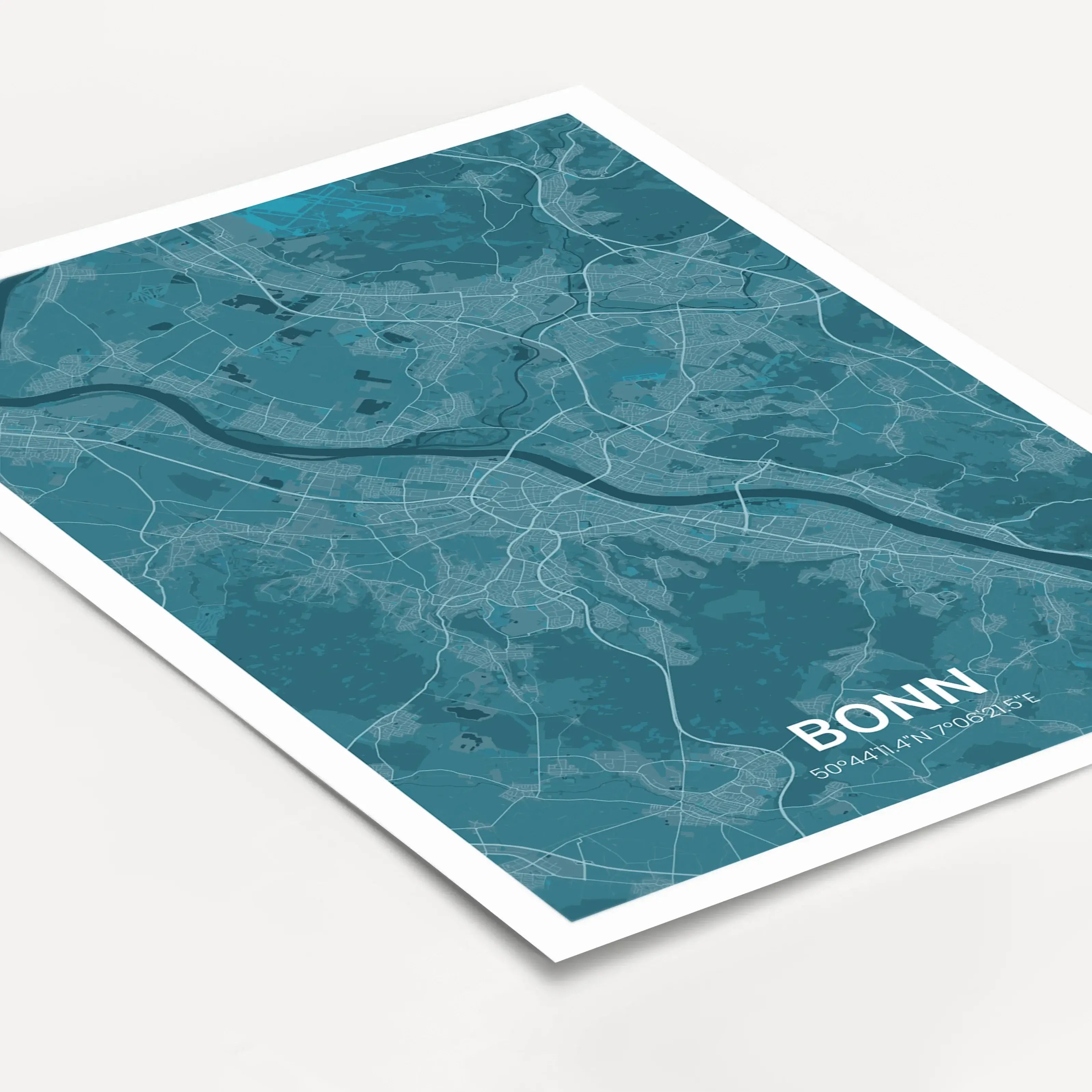 Stadtkarte Poster Halo - Personalisiertes Poster - famprints - Entdecke das Stadtkarte Poster Halo – dein persönliches Kunstwerk mit der Stadtkarte deines Lieblingsortes! Dieses einzigartige Poster kannst du individuell gestalten und so deine besondere Ve