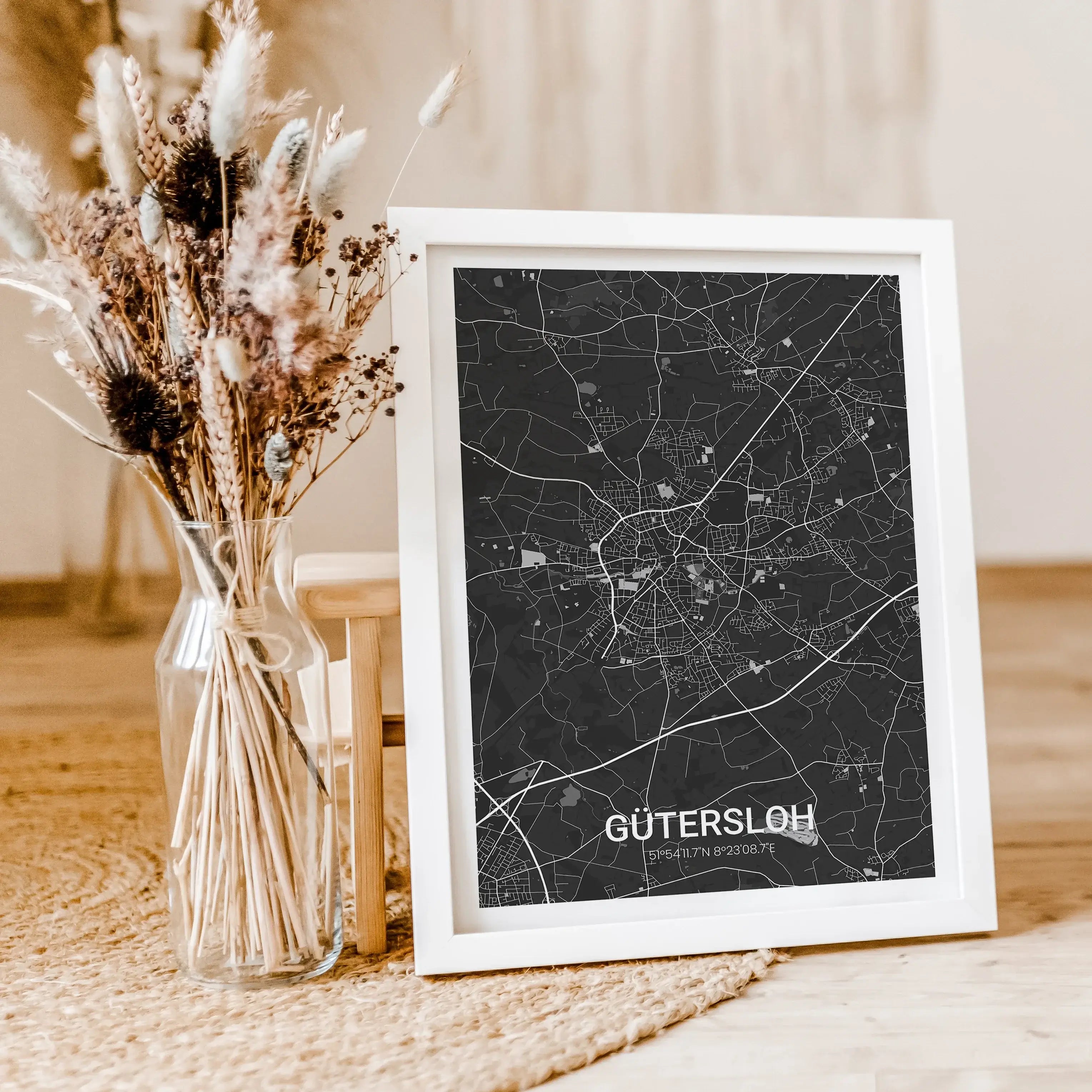 Stadtkarte Poster Halo - Personalisiertes Poster - famprints - Entdecke das Stadtkarte Poster Halo – dein persönliches Kunstwerk mit der Stadtkarte deines Lieblingsortes! Dieses einzigartige Poster kannst du individuell gestalten und so deine besondere Ve