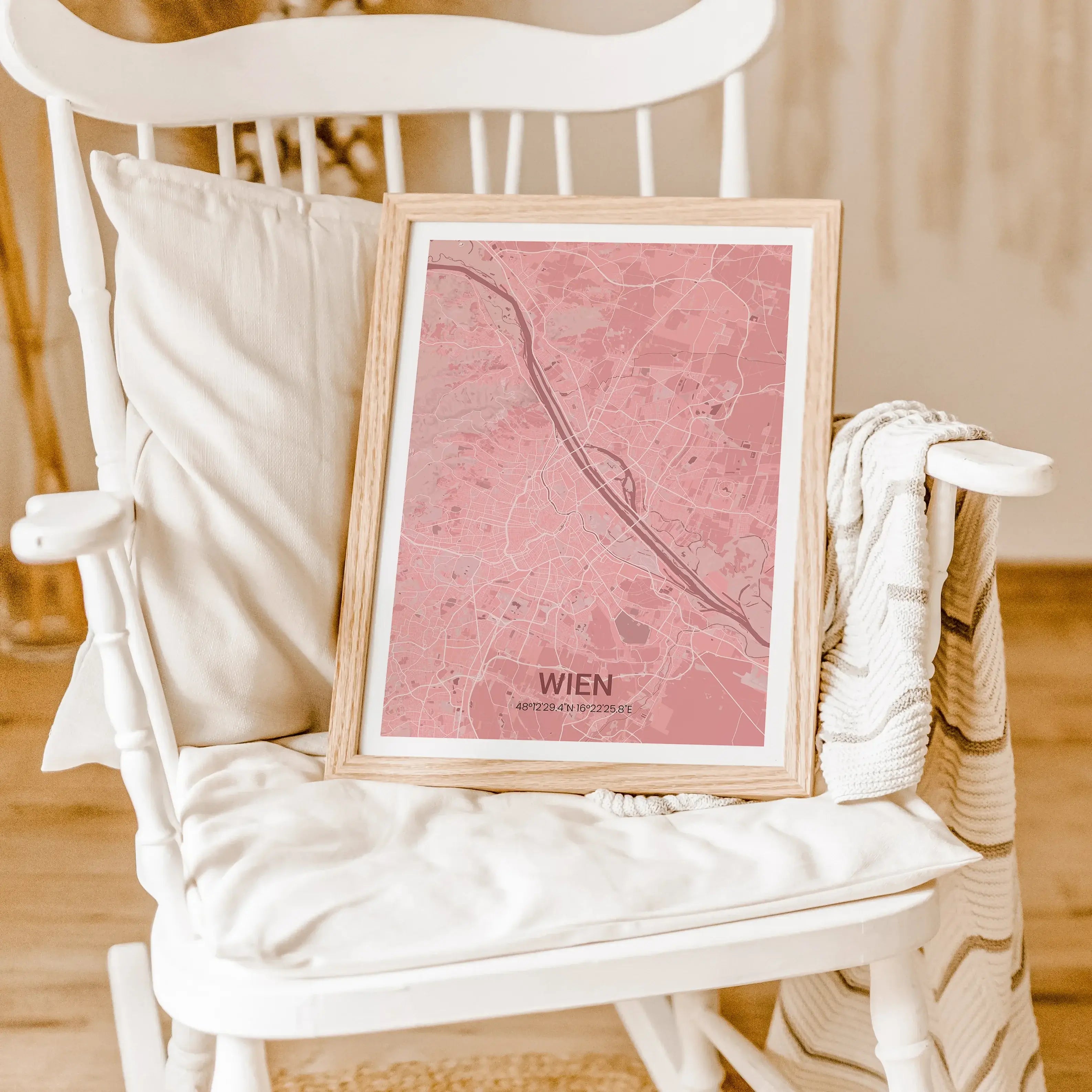 Stadtkarte Poster Halo - Personalisiertes Poster - famprints - Entdecke das Stadtkarte Poster Halo – dein persönliches Kunstwerk mit der Stadtkarte deines Lieblingsortes! Dieses einzigartige Poster kannst du individuell gestalten und so deine besondere Ve