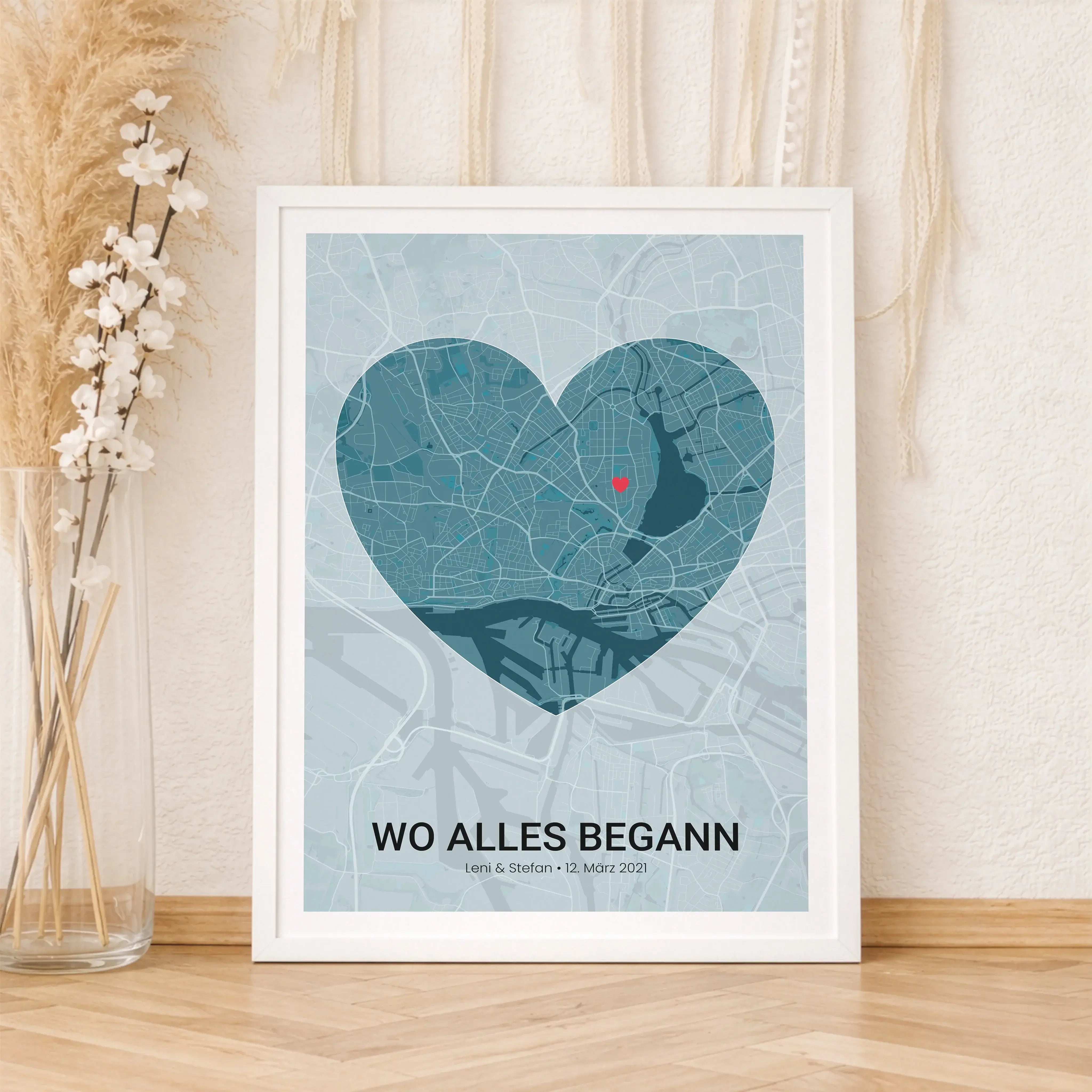 Stadtkarte Poster Herz No2-Personalisiertes Poster-famprints-Das Stadtkarte Poster Herz No2 von famprints verwandelt einen besonderen Ort in ein persönliches Designstück mit Bedeutung. Ob Kennenlernen, erster gemeinsamer Wohnort oder ein Platz voller Erin