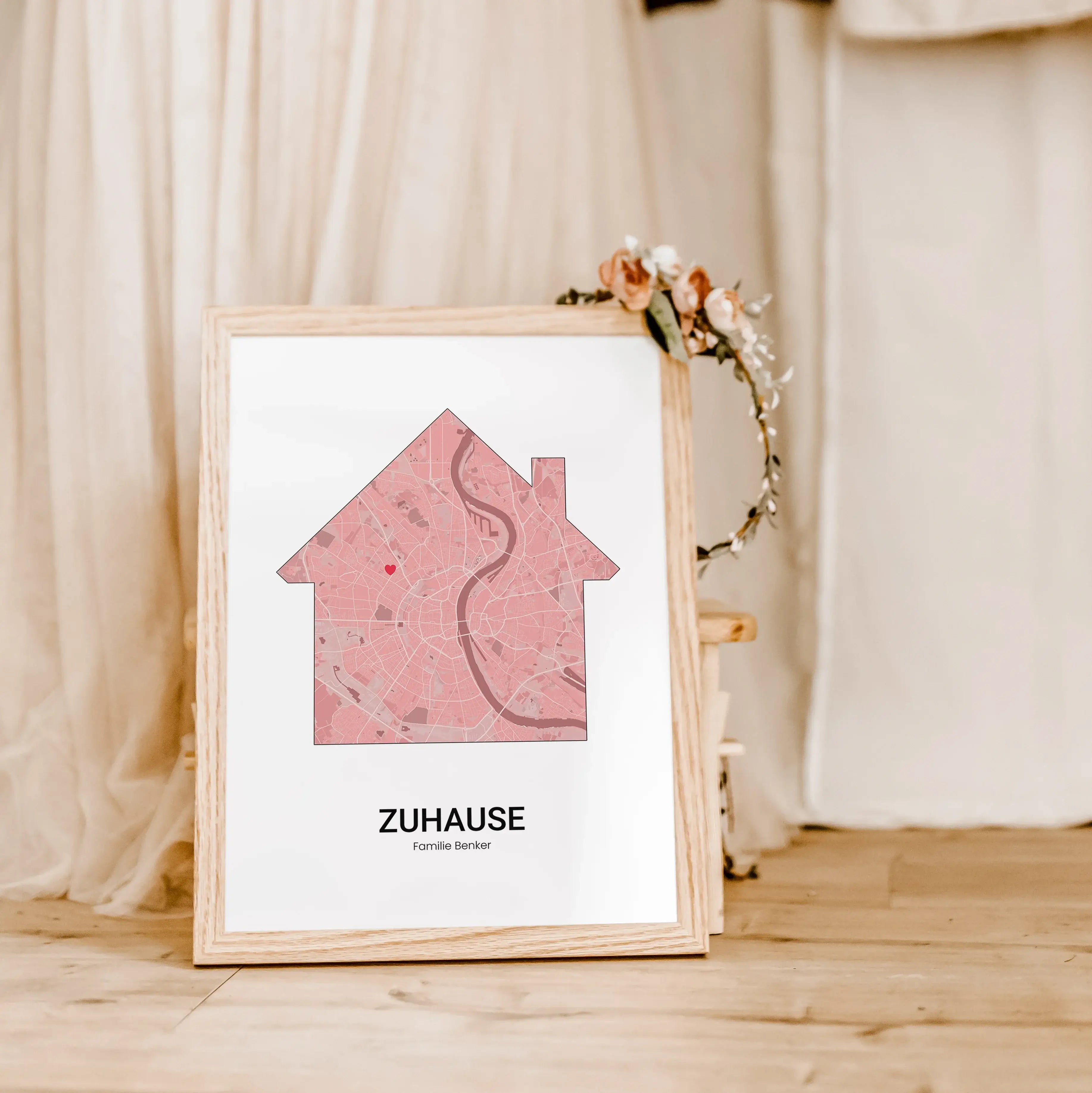 Stadtkarte Poster Haus - Personalisiertes Poster - famprints - Entdecke unser einzigartiges Stadtkarte Poster Haus – das perfekte personalisierte Geschenk für deinen Lieblingsort! Gestalte dein Poster individuell mit der Stadtkarte deiner Wahl und verewig