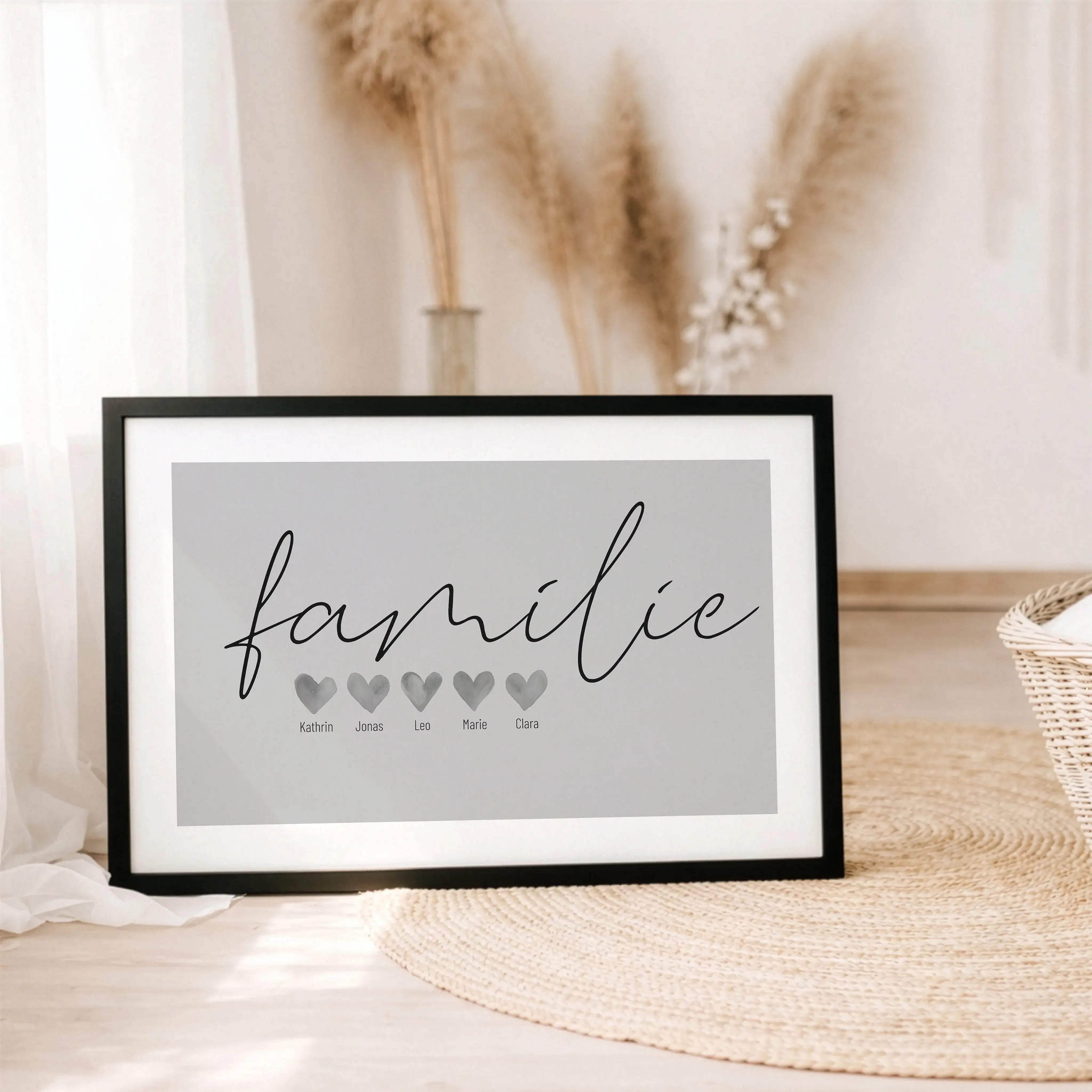 Familienposter Family Herz-Personalisiertes Poster-famprints-Das Familienposter Family Herz ist eine stilvolle Möglichkeit, eure Familie sichtbar zu machen. Im Mittelpunkt steht der handgeschriebene Schriftzug, den du wahlweise als family oder familie ges