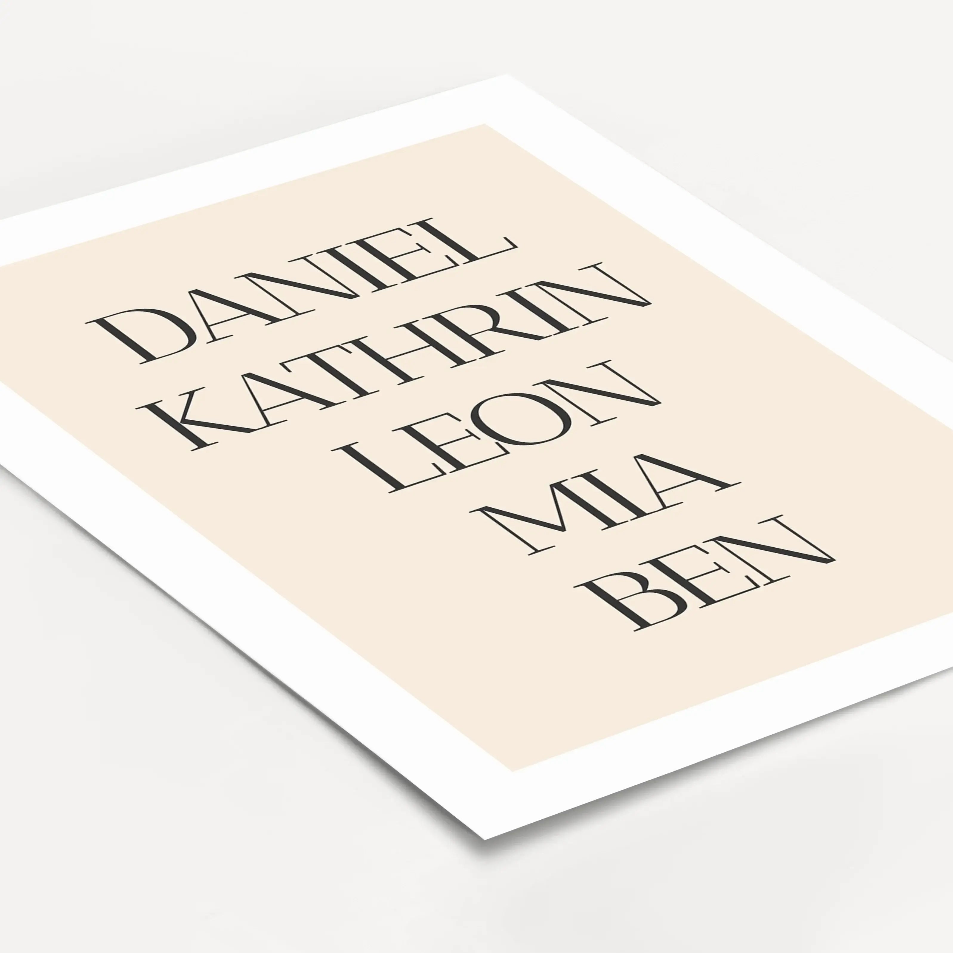 Namensposter Familie-Personalisiertes Poster-famprints-Ein Namensposter Familie macht aus Namen mehr als nur Worte. Es erzählt eure Geschichte und zeigt auf einen Blick, wer zusammengehört. Ob Eltern, Kinder oder alle Generationen unter einem Dach, dieses