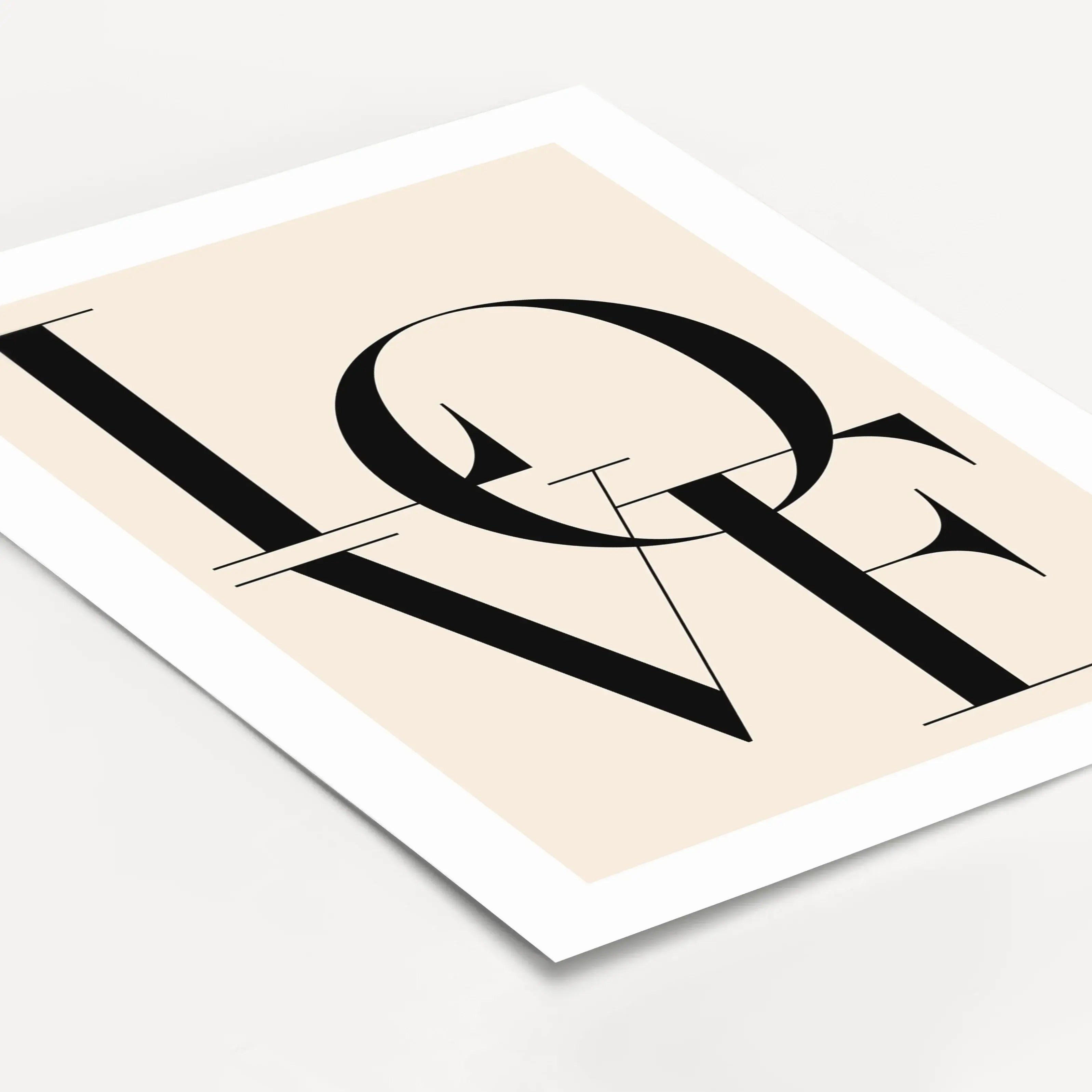 Love Poster-Poster-famprints-Das Love Poster von famprints setzt ein klares Zeichen für Liebe und Verbundenheit. Mit seinem reduzierten typografischen Design bringt es eine ruhige, moderne Aussage an deine Wand. Das Wort Love steht im Mittelpunkt und wirk