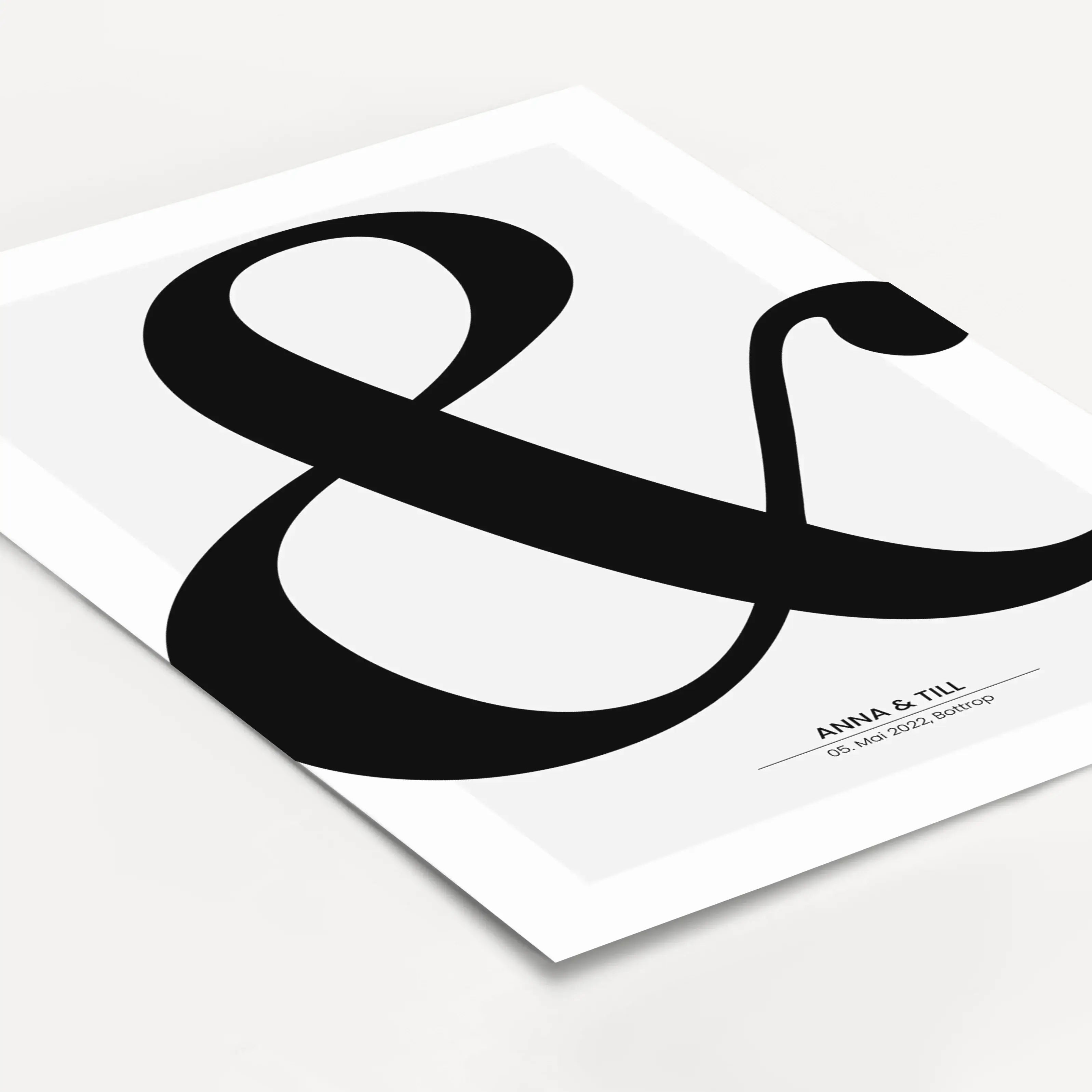 Hochzeitsposter '&'-famprints-Personalisiertes Poster-Das Hochzeitsposter '&' ist das perfekte Wandbild, um euren besonderen Tag in Erinnerung zu behalten. Du kannst das Poster mit euren Namen, dem Hochzeitsdatum oder Kennenlerndatum und anderen wichtigen