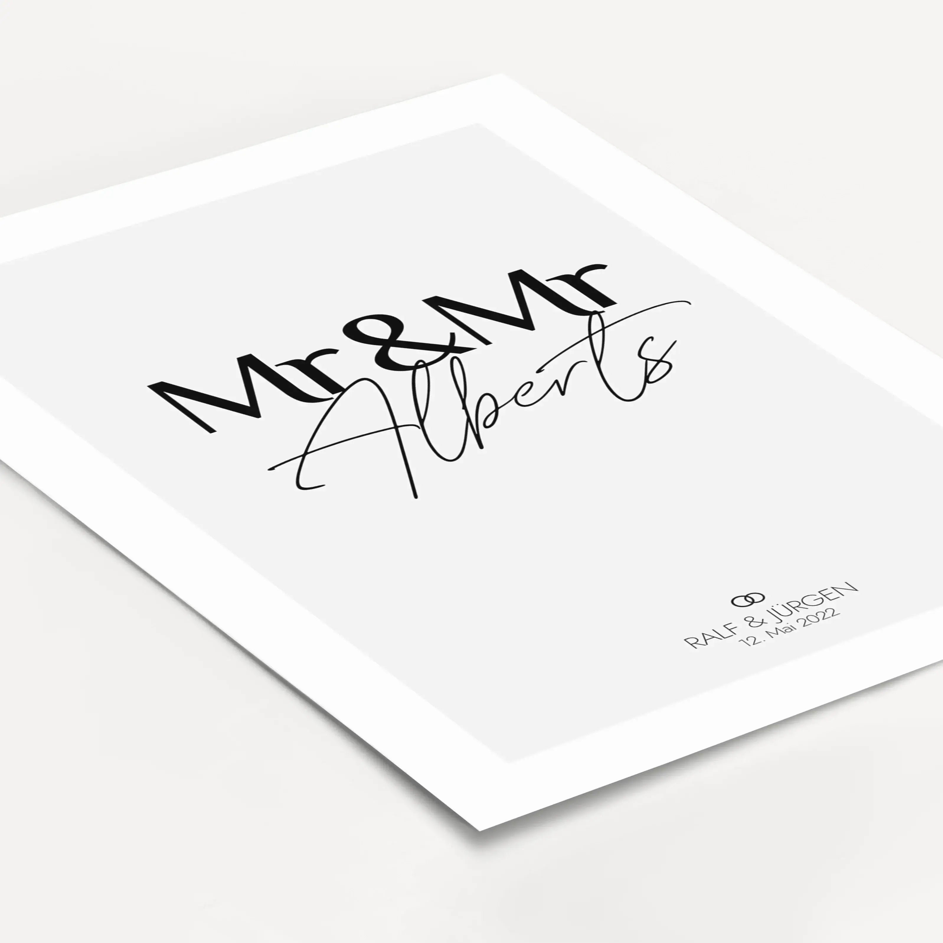 Paar Poster Mr & Mr-famprints-Personalisiertes Poster-Unser personalisiertes Hochzeit Poster Mr & Mr ist perfekt für alle gleichgeschlechtlichen Paare die ihren einzigartigen Tag unvergessen machen wollen. Du kannst den Text mit euren Namen, dem Hochzeits